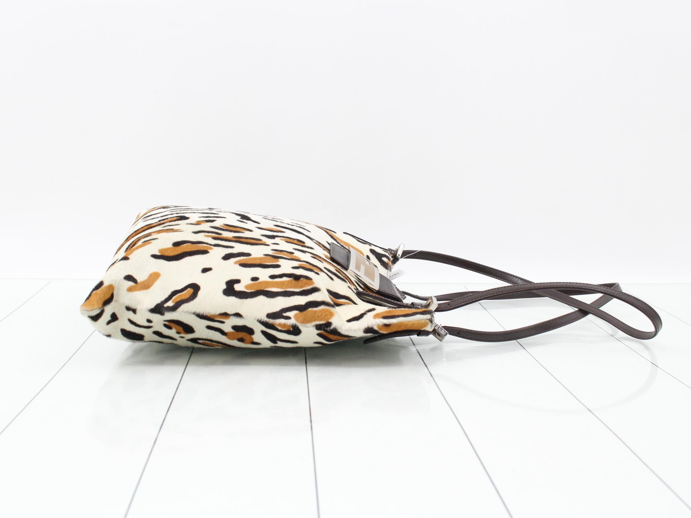 Baguette Tote Bag, Shoulder Bag, Leopard Print, Calf Hair, White — view 3