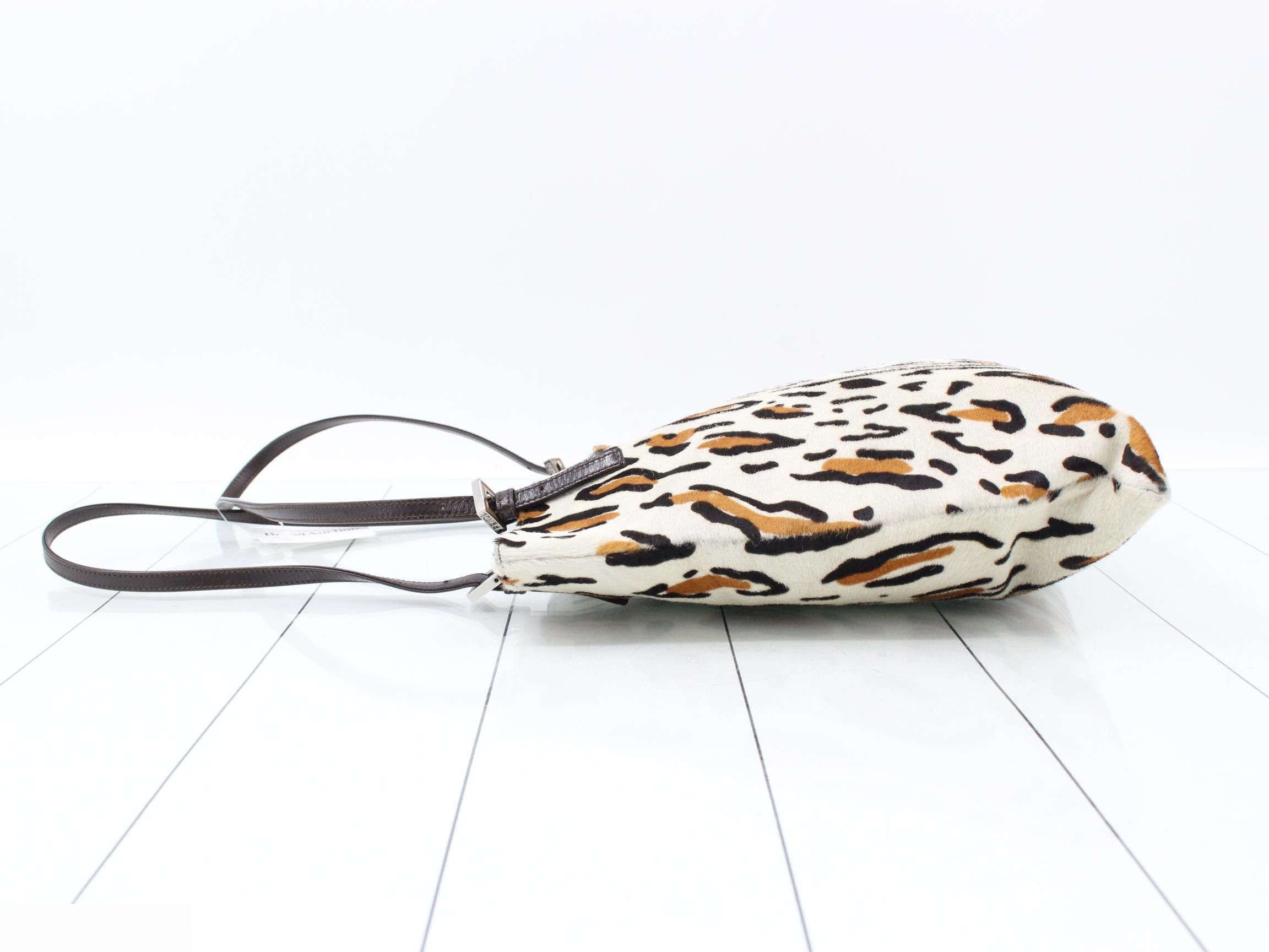 Baguette Tote Bag, Shoulder Bag, Leopard Print, Calf Hair, White — view 4