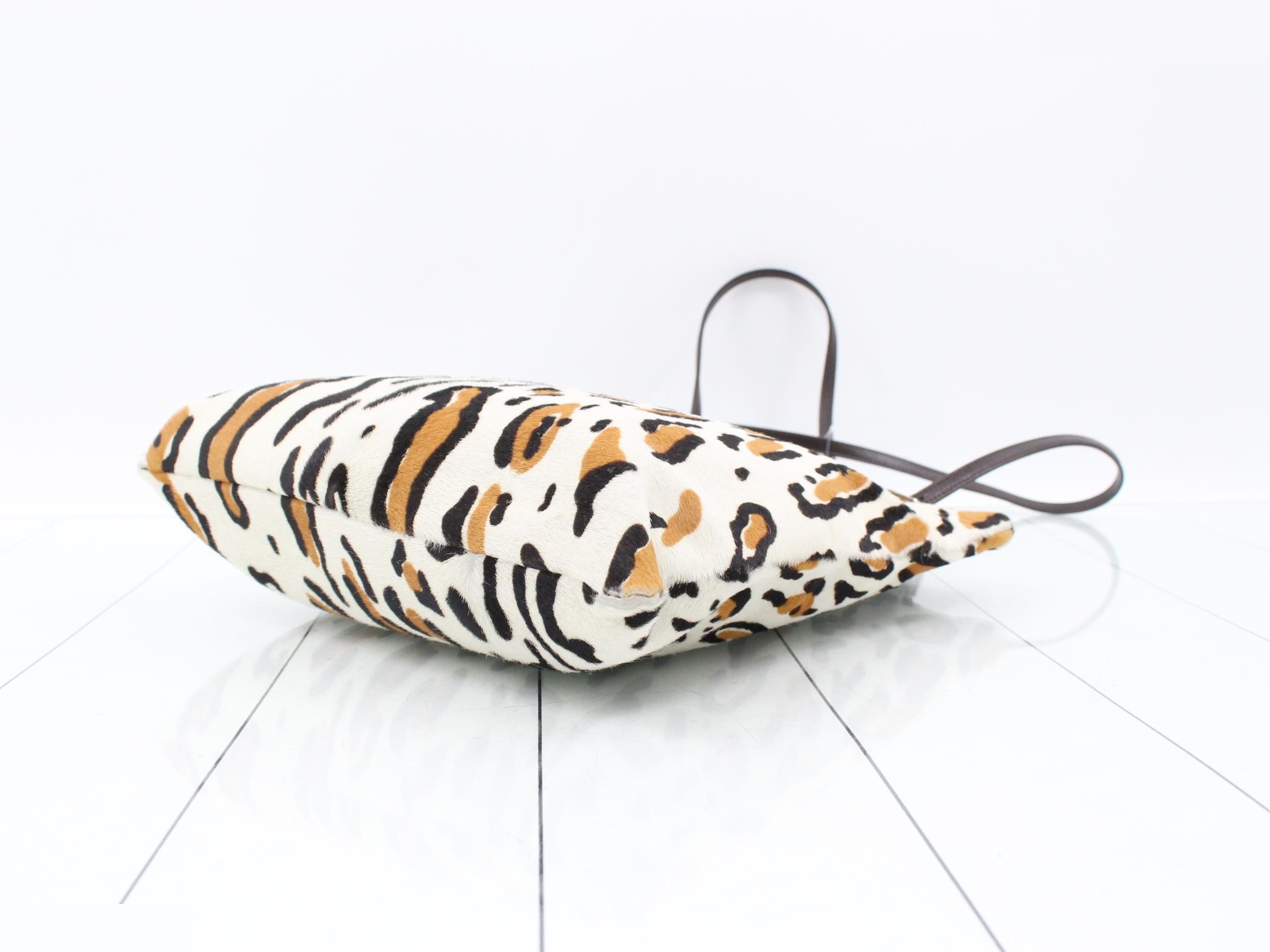 Baguette Tote Bag, Shoulder Bag, Leopard Print, Calf Hair, White — view 6