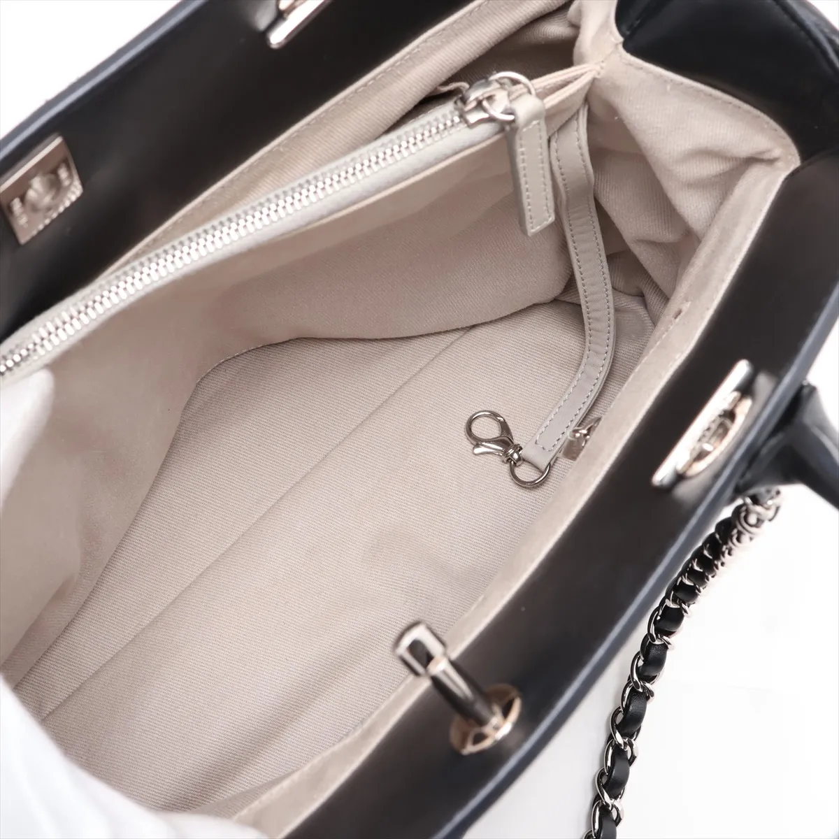 Portobello Vintage Calf 2-Way Handbag, Black with Silver Hardware, 15734920 (Serial Number 15) — view 7
