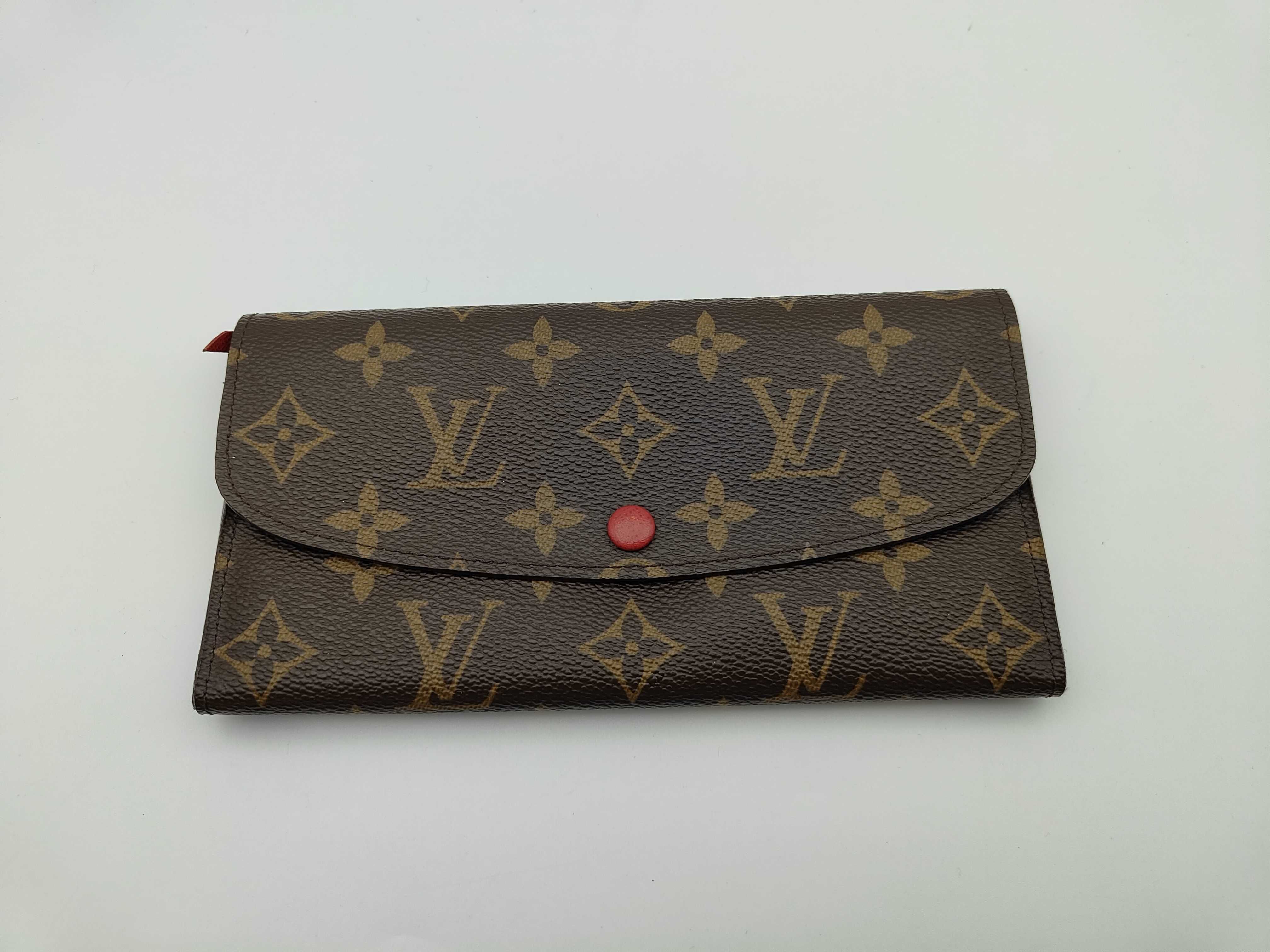 Monogram Portefeuille Sarah Wallet (with slight warping)