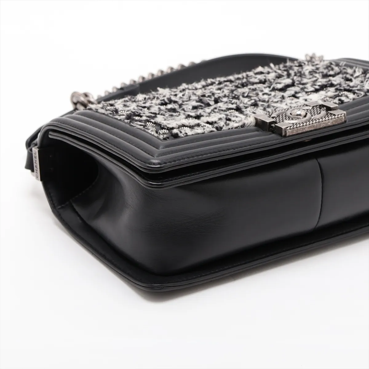 Boy Chanel 25 Tweed x Lambskin Chain Shoulder Bag, Black with Gunmetal Hardware, 23349749, Serial Number 23, A67086 — view 4