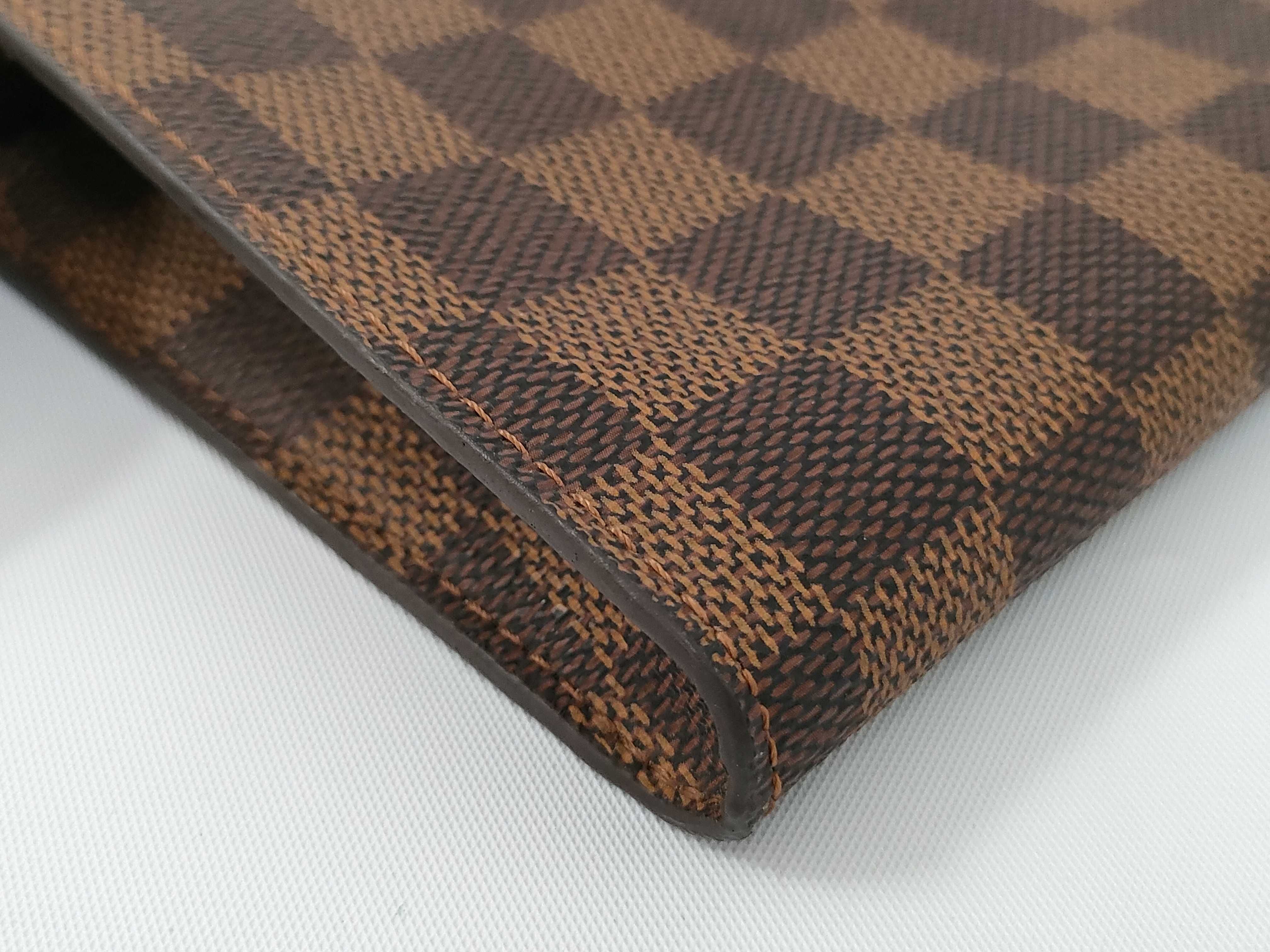 Damier Vuitton Damier Pouch — view 4