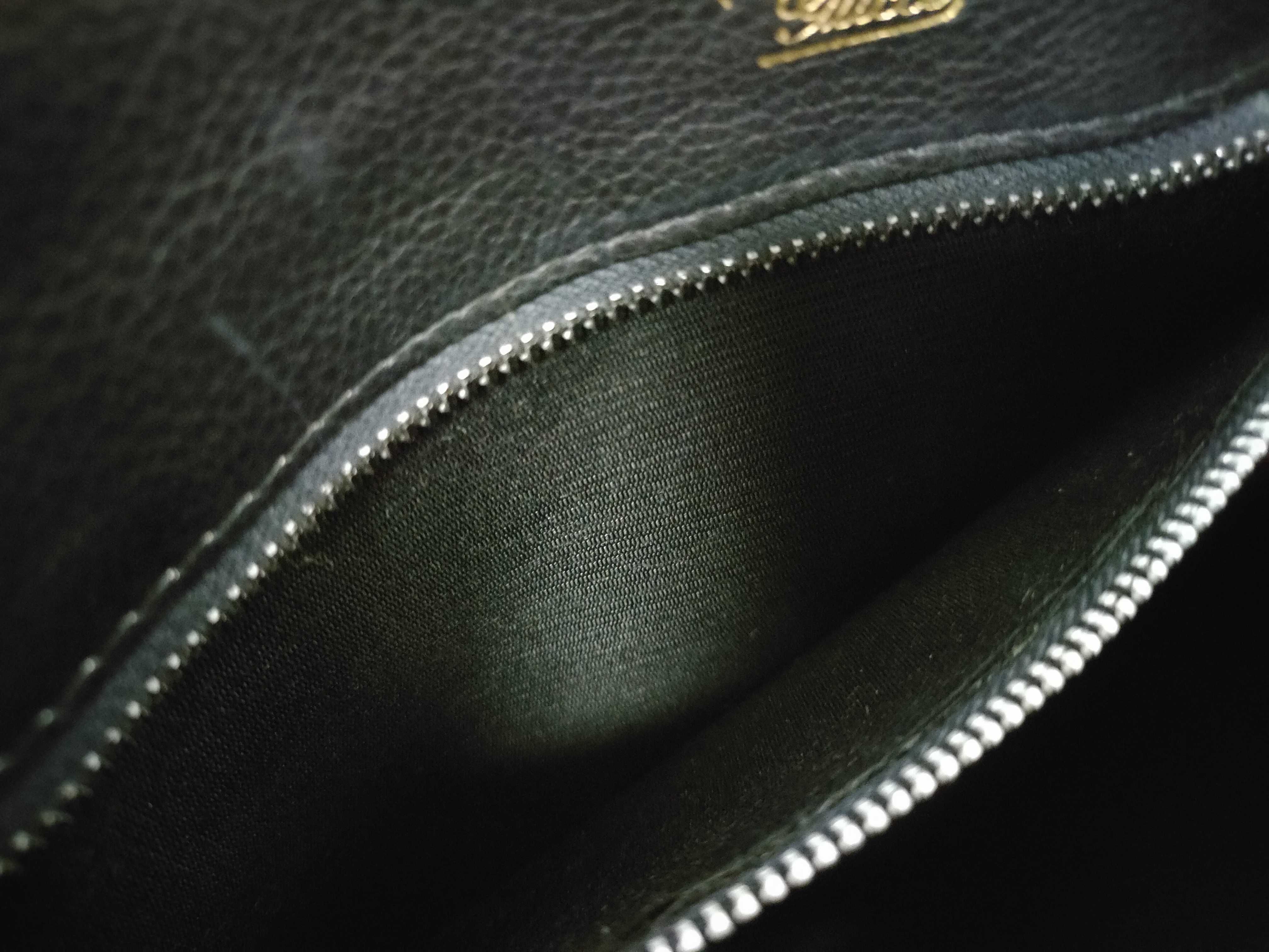 Old Gucci Leather Shoulder Bag — view 11