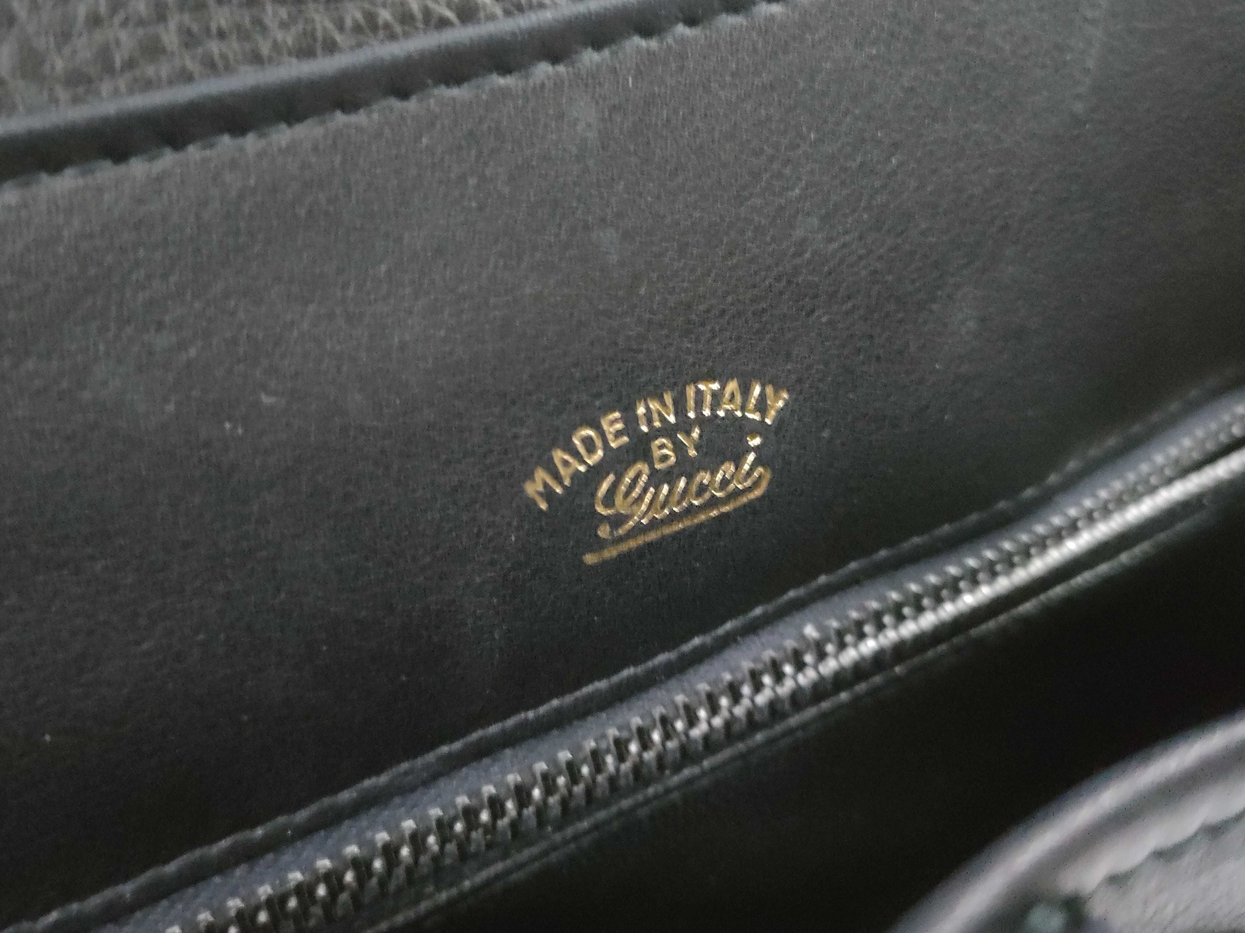 Old Gucci Leather Shoulder Bag — view 14