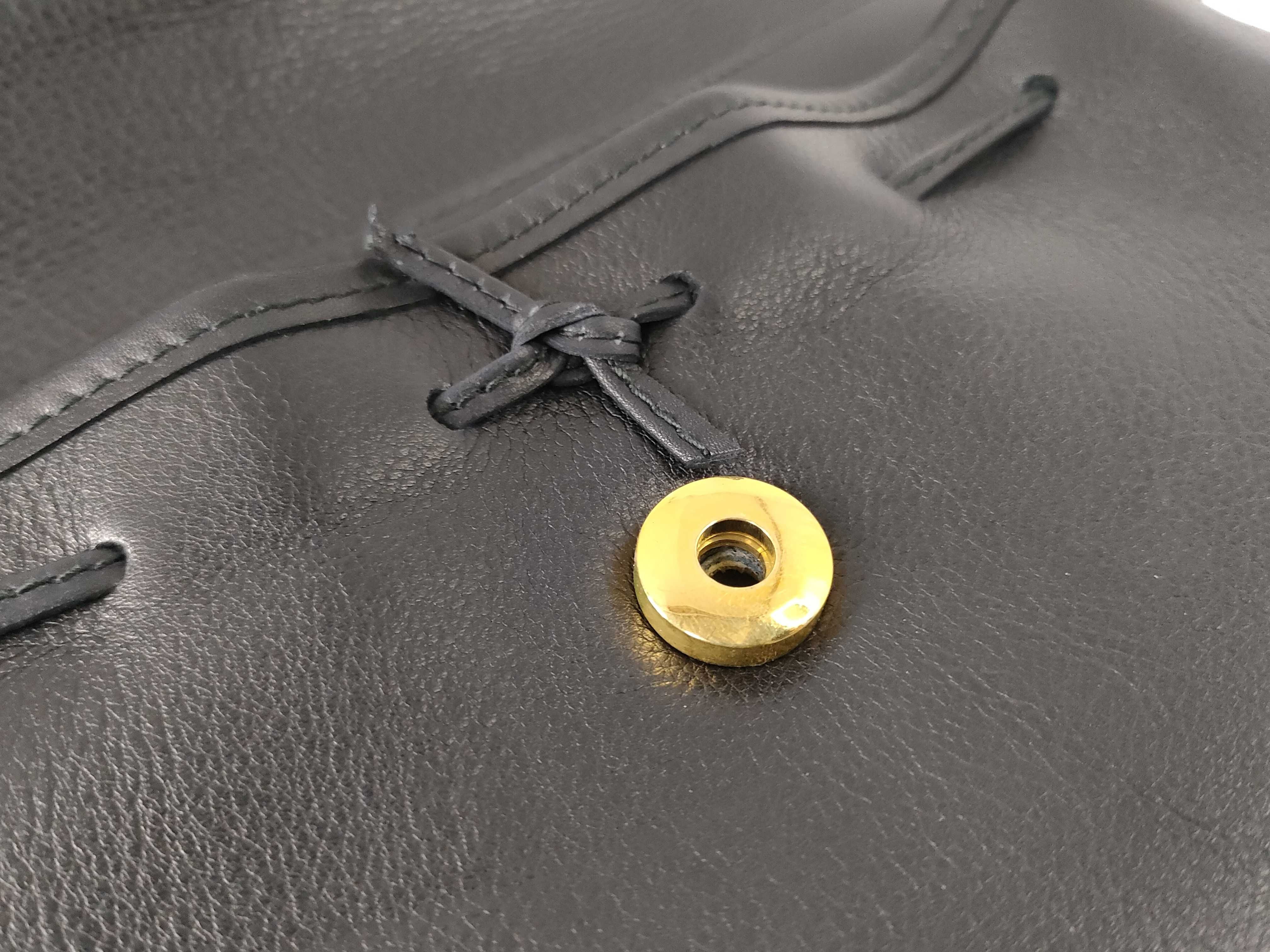 Old Gucci Leather Shoulder Bag — view 15
