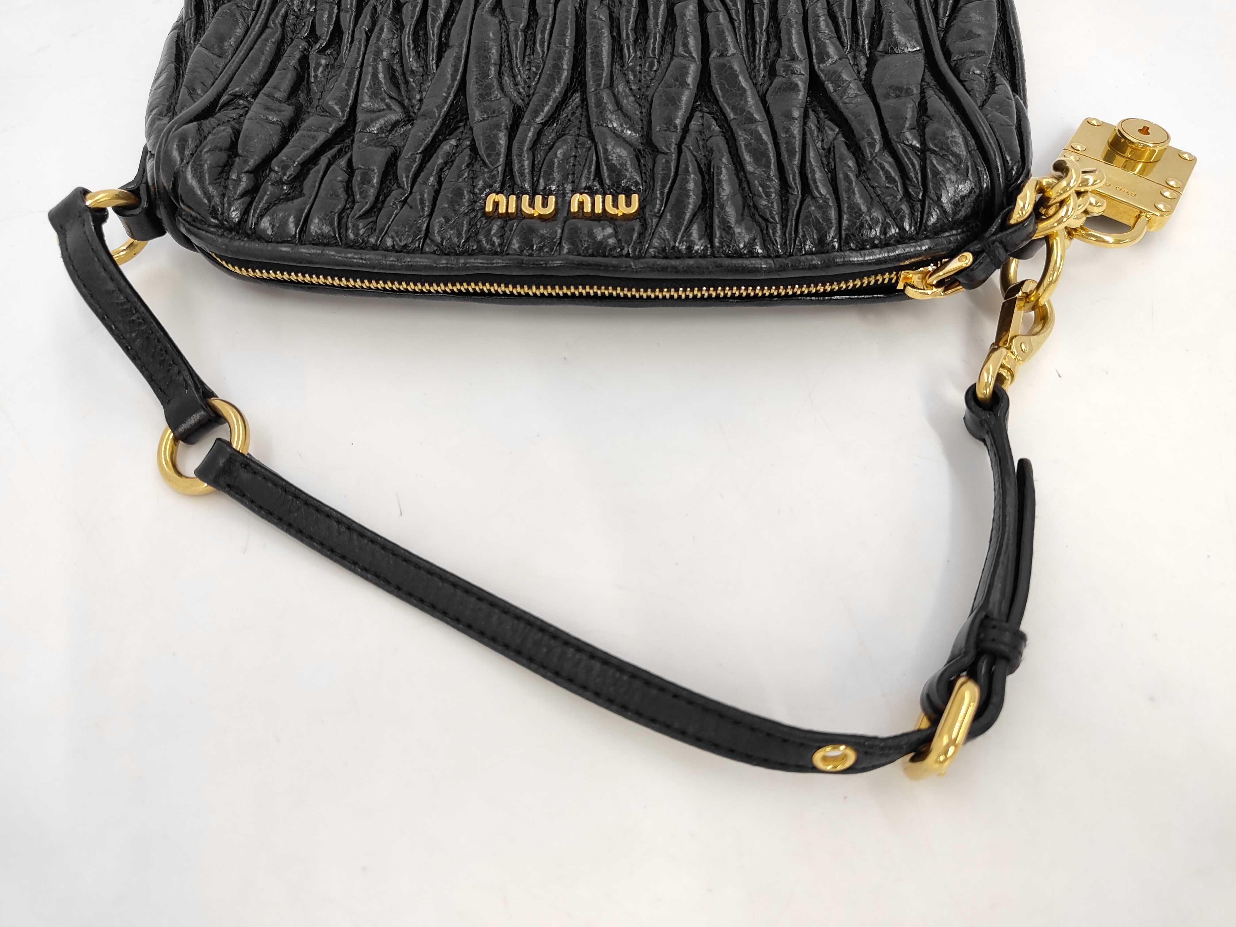 One-Shoulder Matelassé Leather Black Handbag — view 5