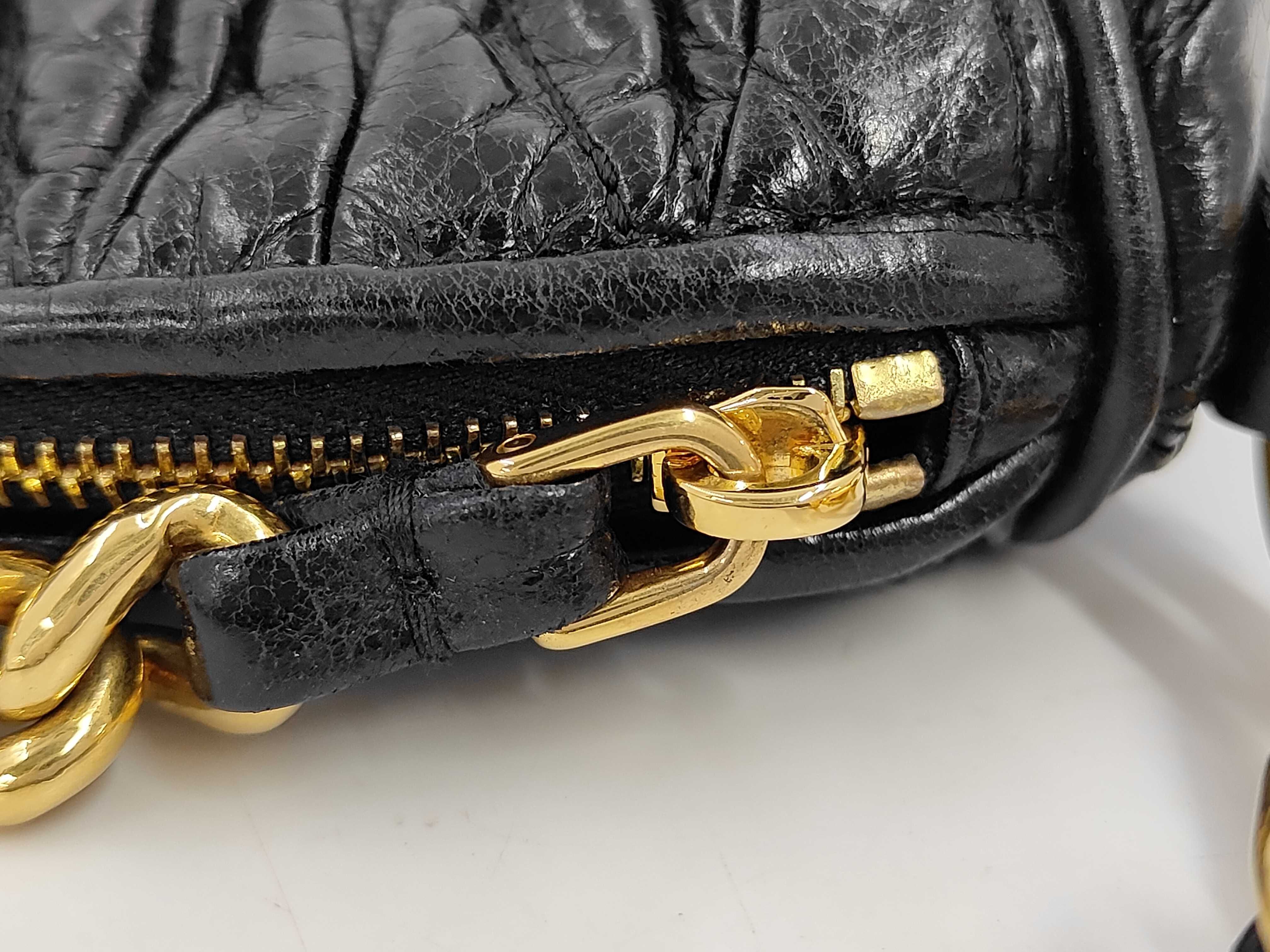 One-Shoulder Matelassé Leather Black Handbag — view 8
