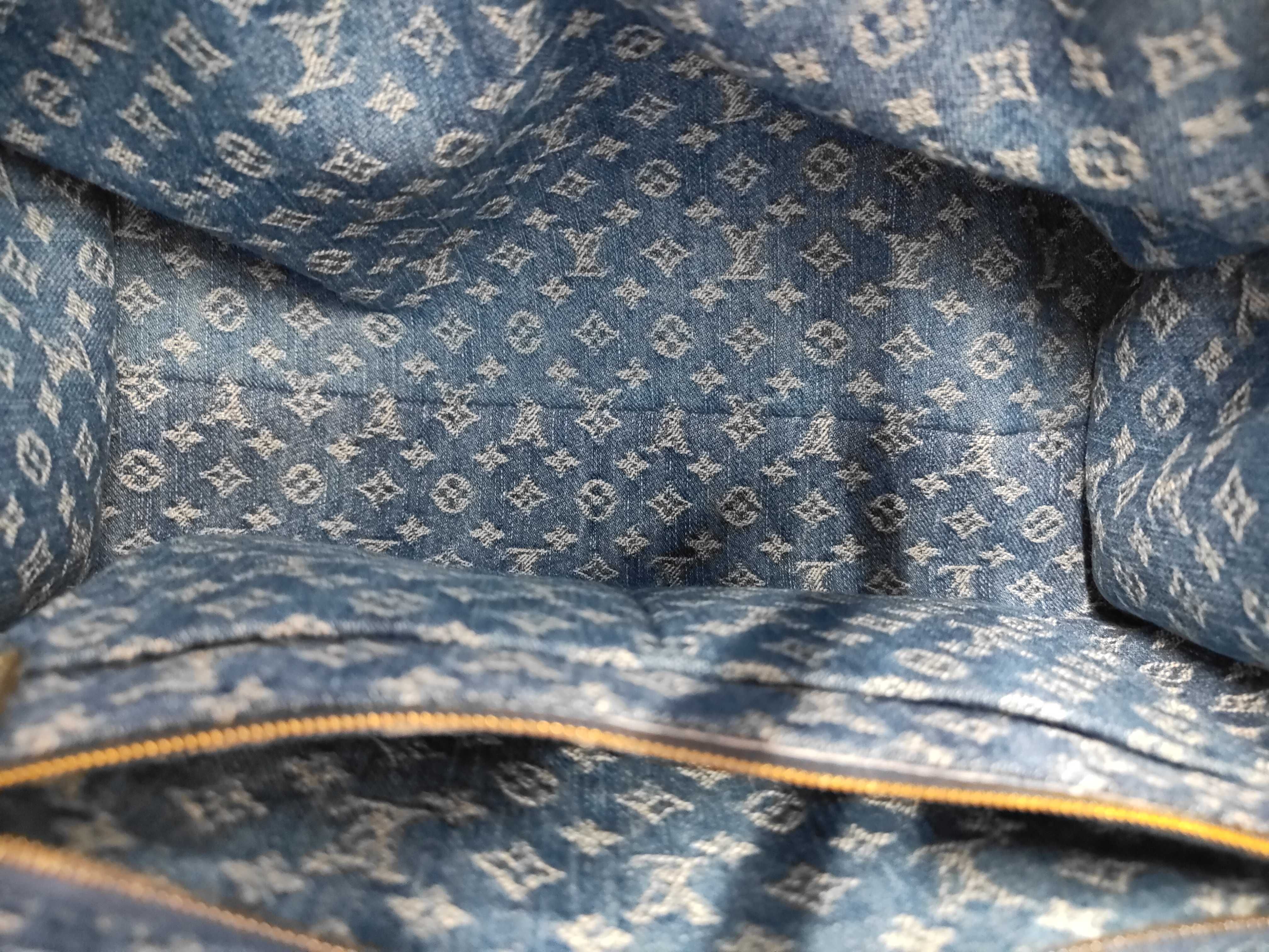 LV M46871 OnTheGo Denim Handbag — view 9
