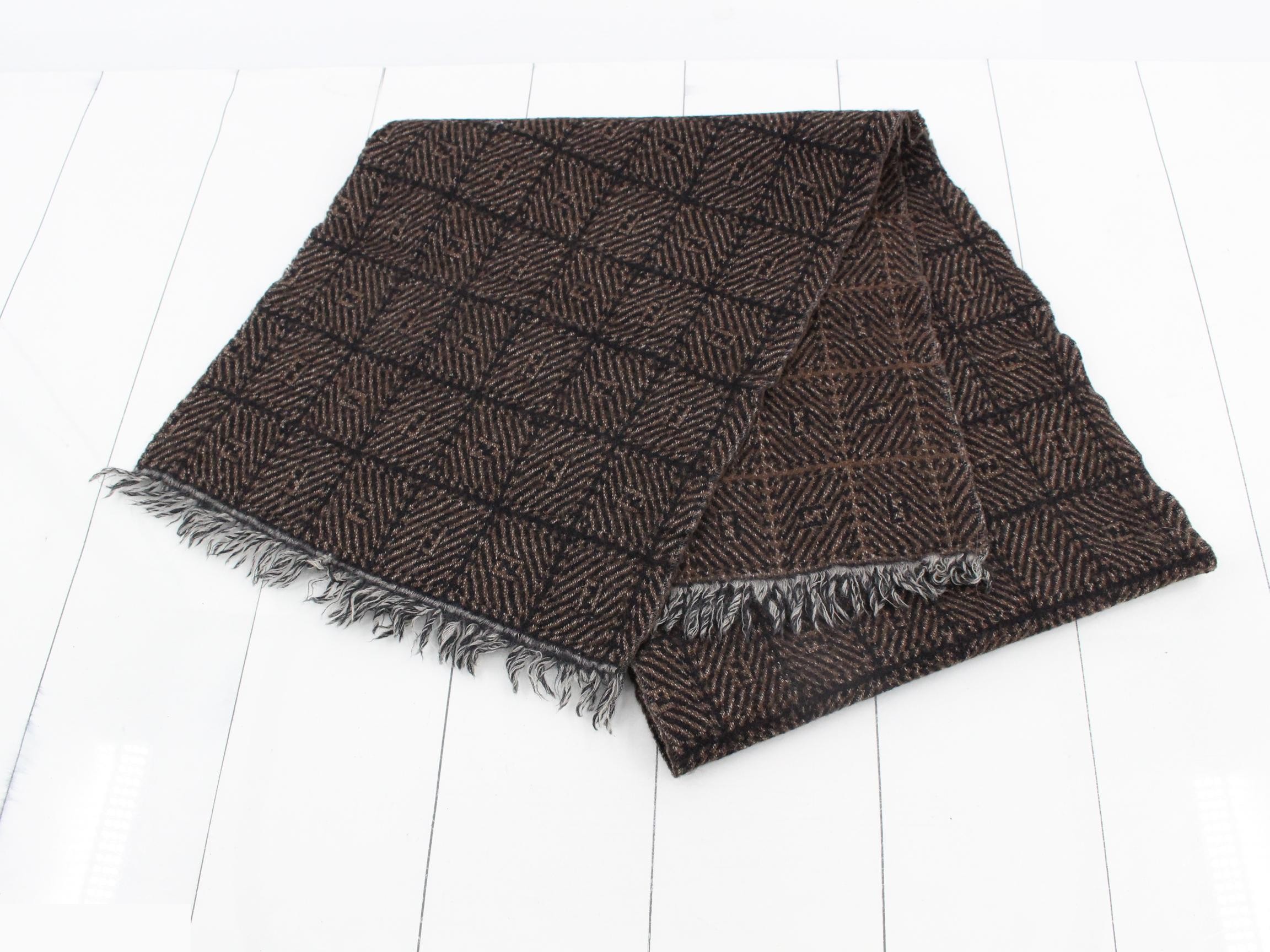Other lines: Small items, accessories, and scarves — view 2