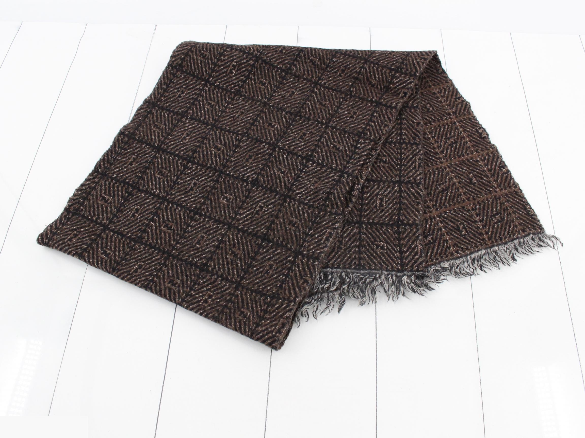 Other lines: Small items, accessories, and scarves — view 3