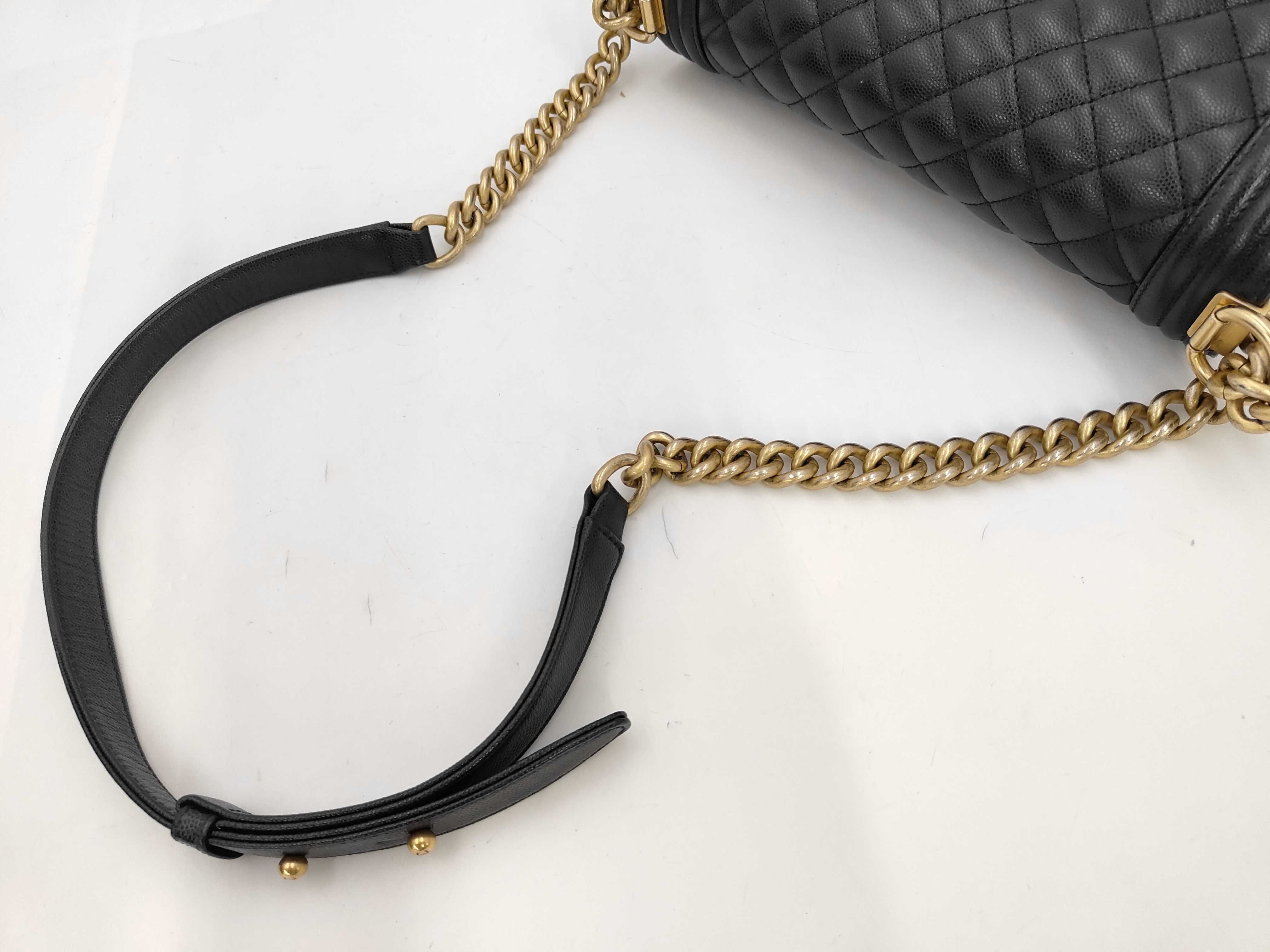 Matelassé Boy Chanel Caviar Skin Black Gold Hardware Serial Number 28-series Shoulder Bag — view 4