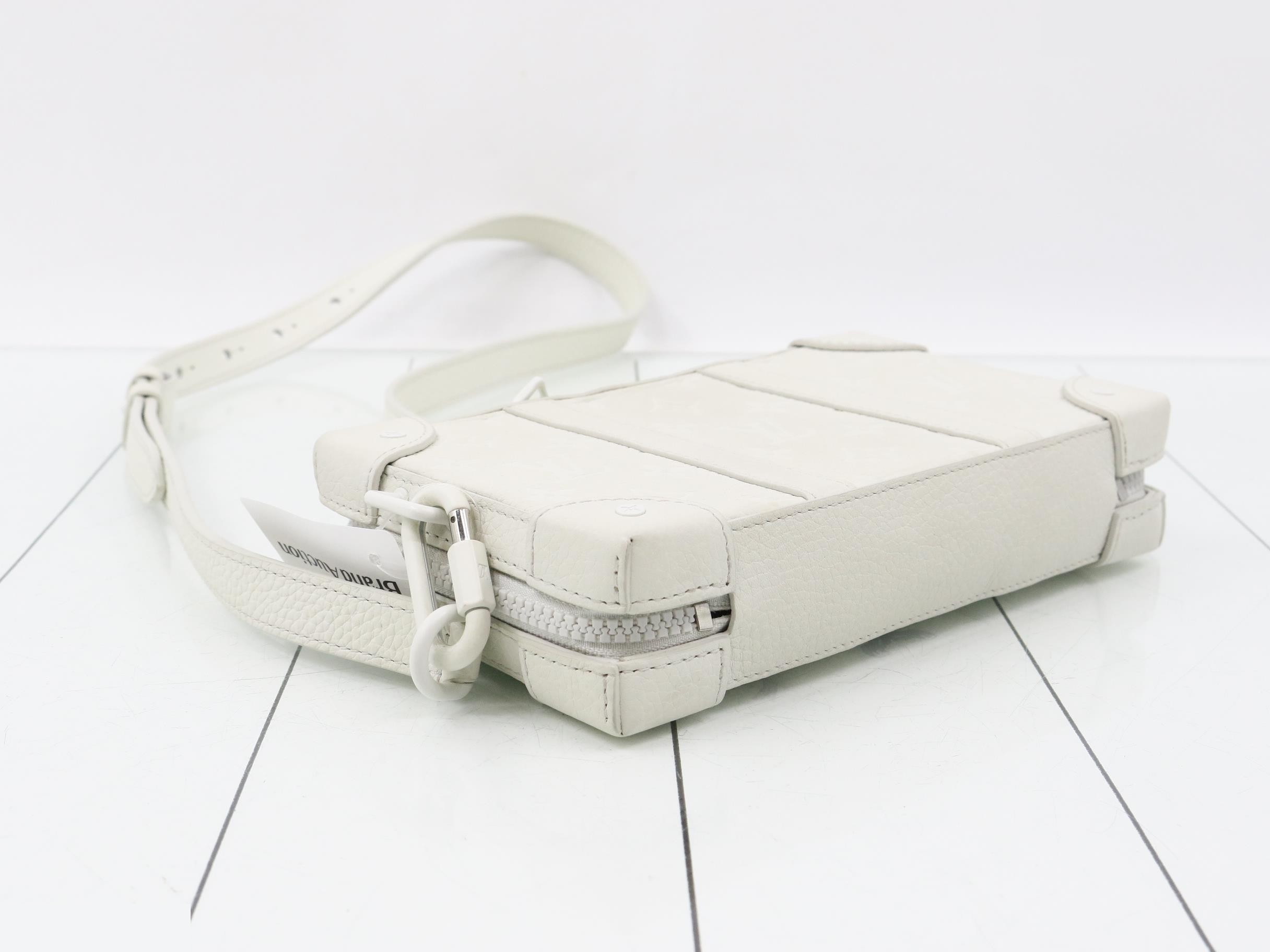 Taurillon Monogram LV Friends Shoulder Bag — view 5
