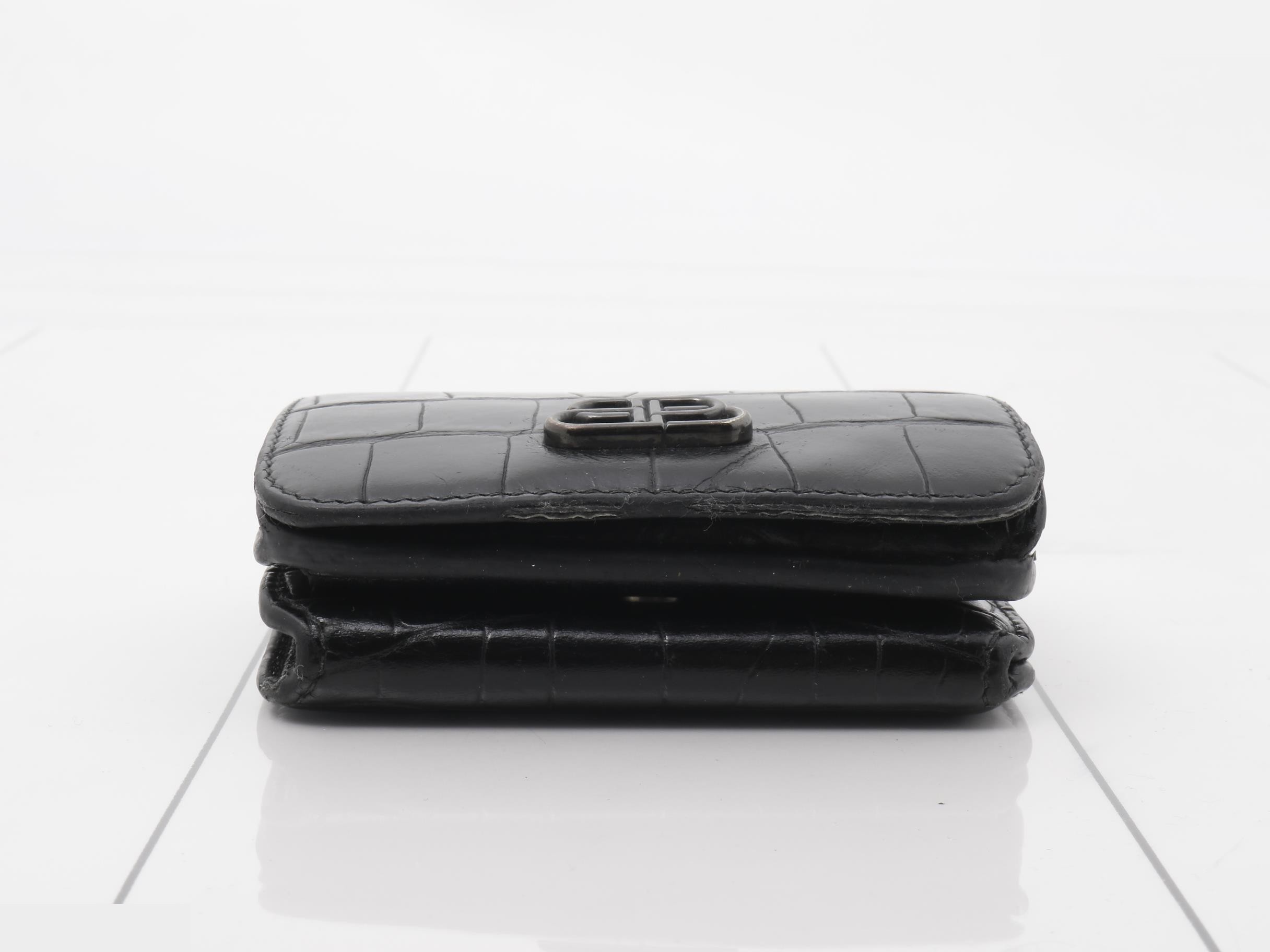 Other lines: Bags and Wallets — view 3