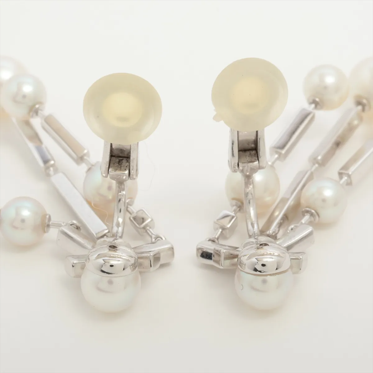 Pearl and Diamond Earrings, 750 (WG), Total Weight 14.2g, Approx. 5.0-7.0mm, 1N1689. Minor chips on stones, silicone — view 4