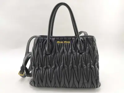 Matelassé Leather Handbag Shoulder Bag Black Serial Number