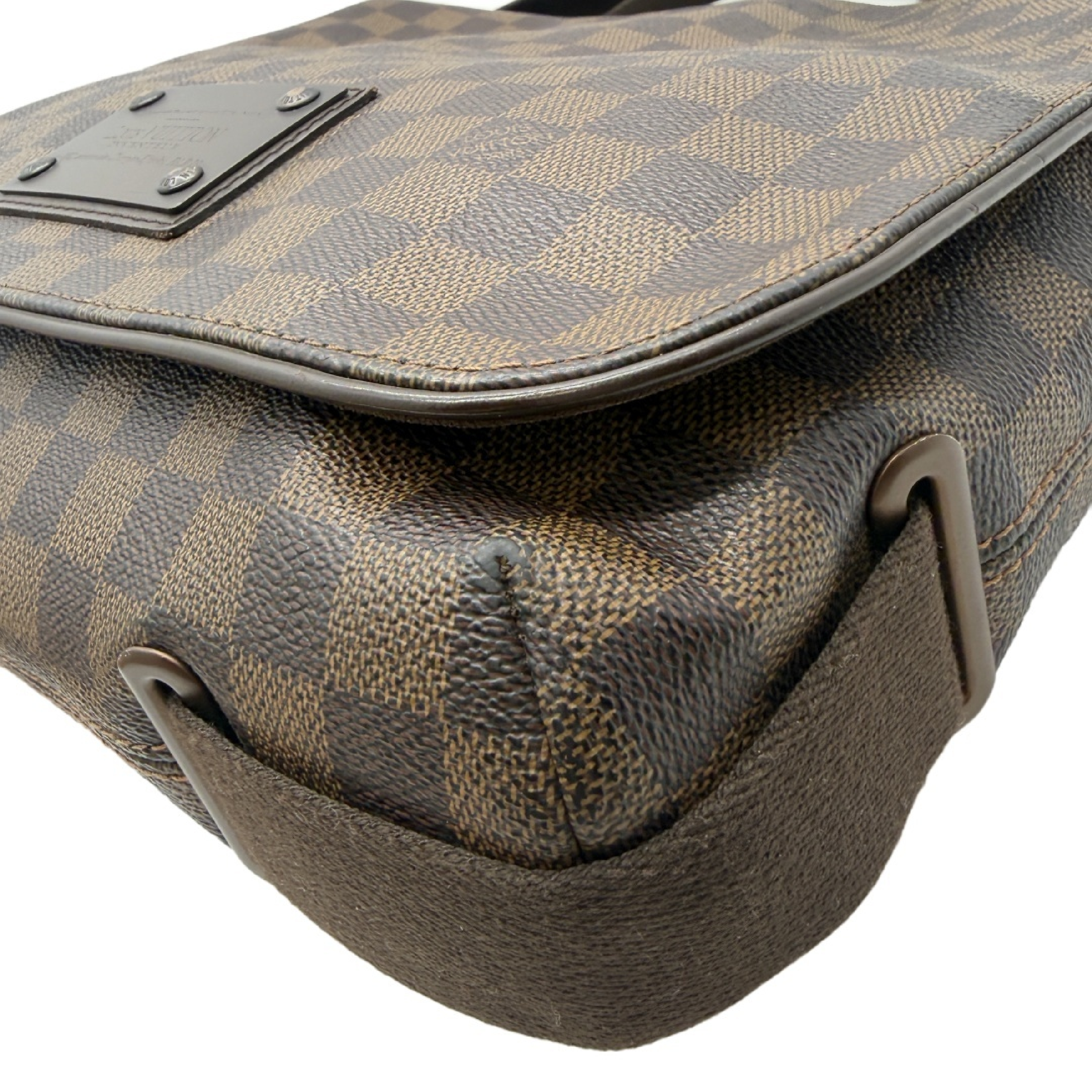 Damier Ebene Brooklyn MM Shoulder Bag — view 7