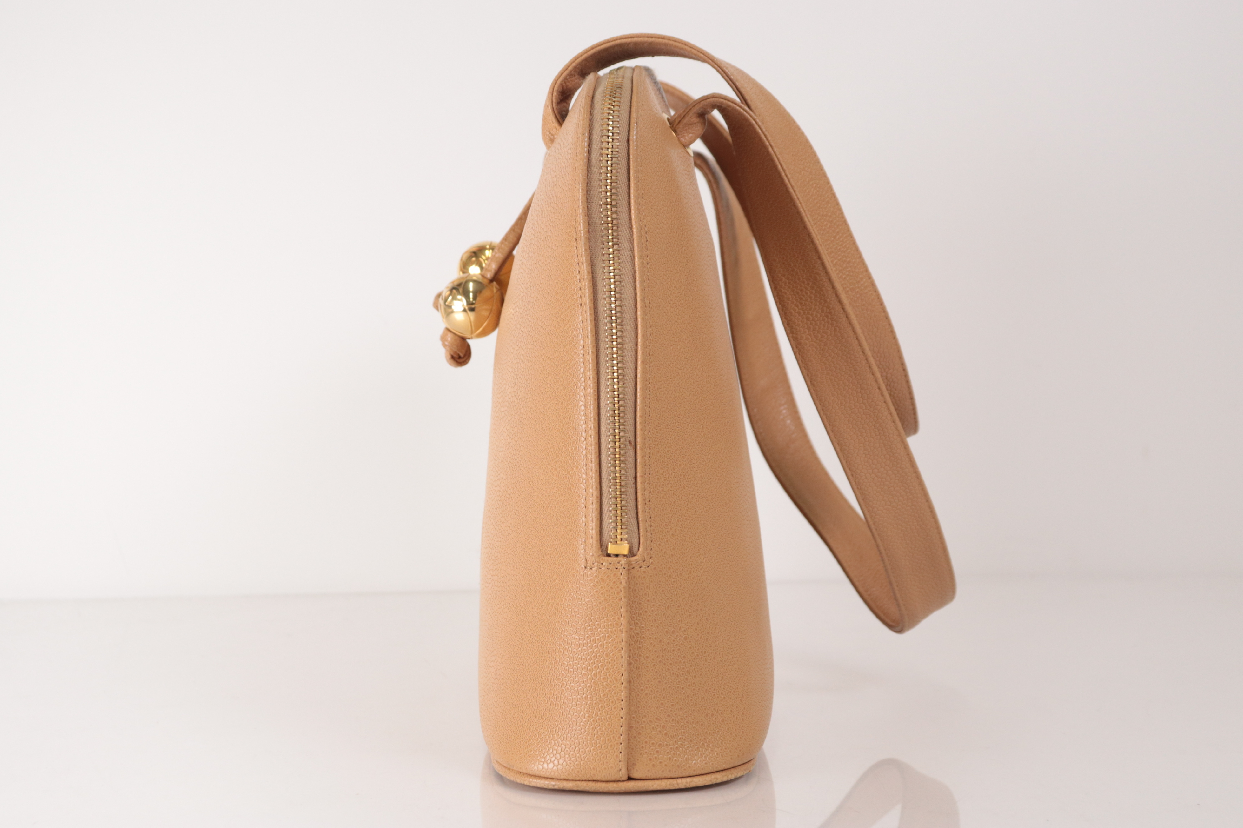 Caviar Chain Tote Beige Tote Bag — view 4