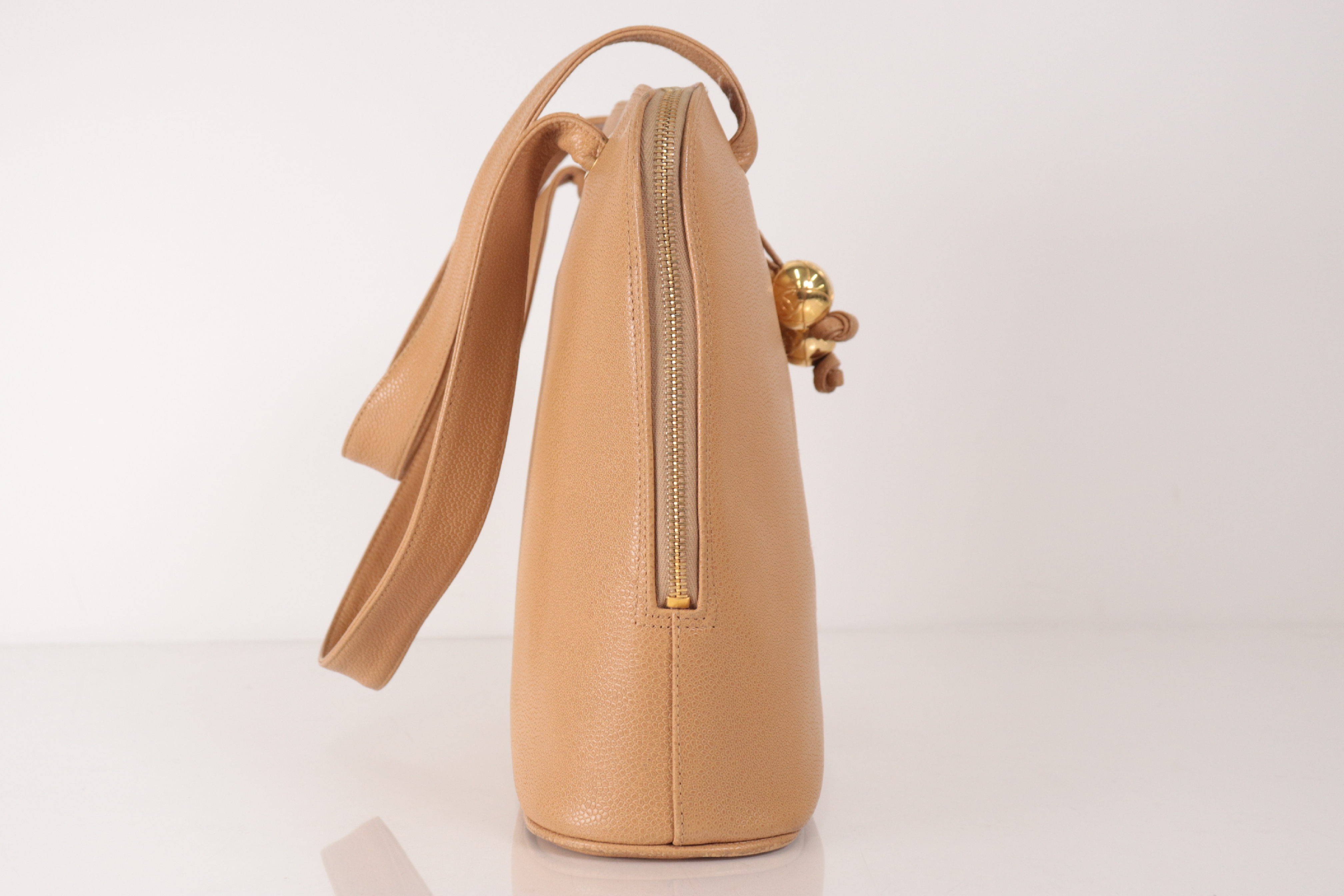 Caviar Chain Tote Beige Tote Bag — view 5
