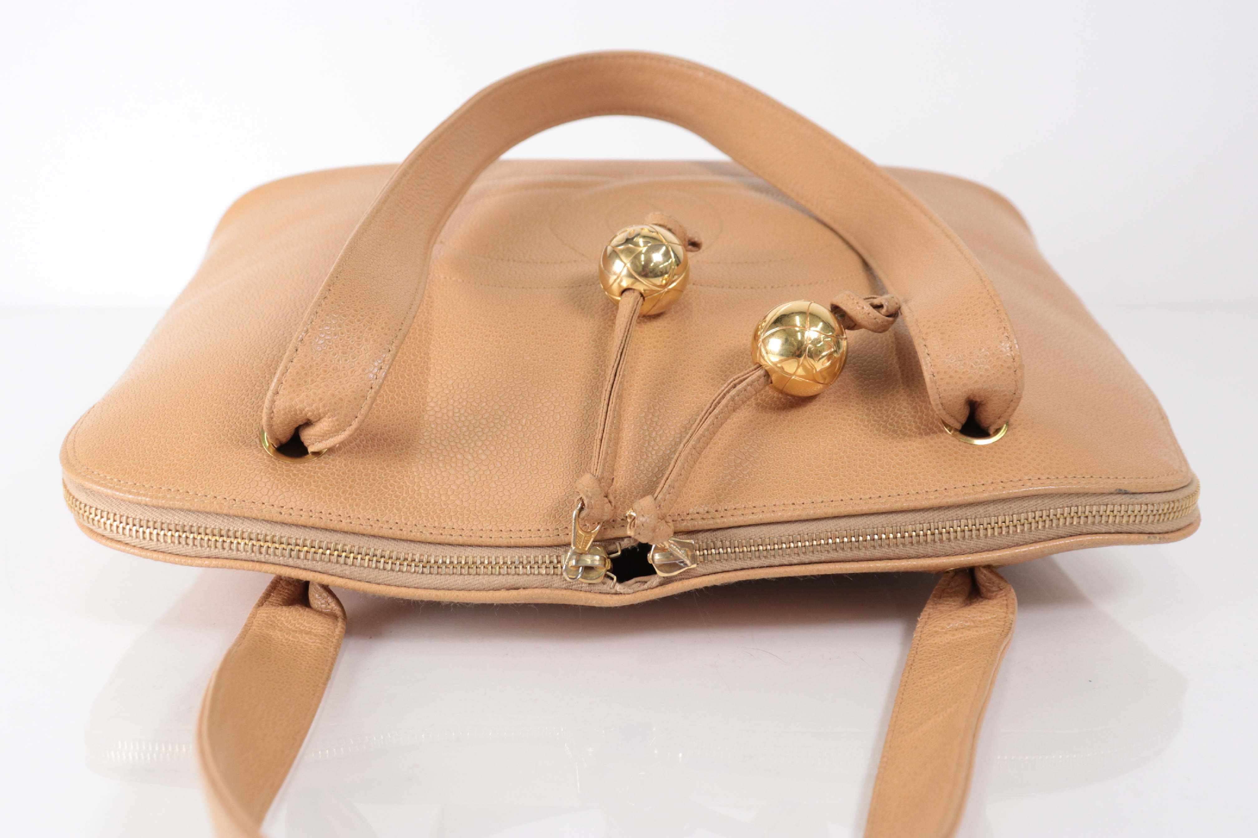 Caviar Chain Tote Beige Tote Bag — view 6