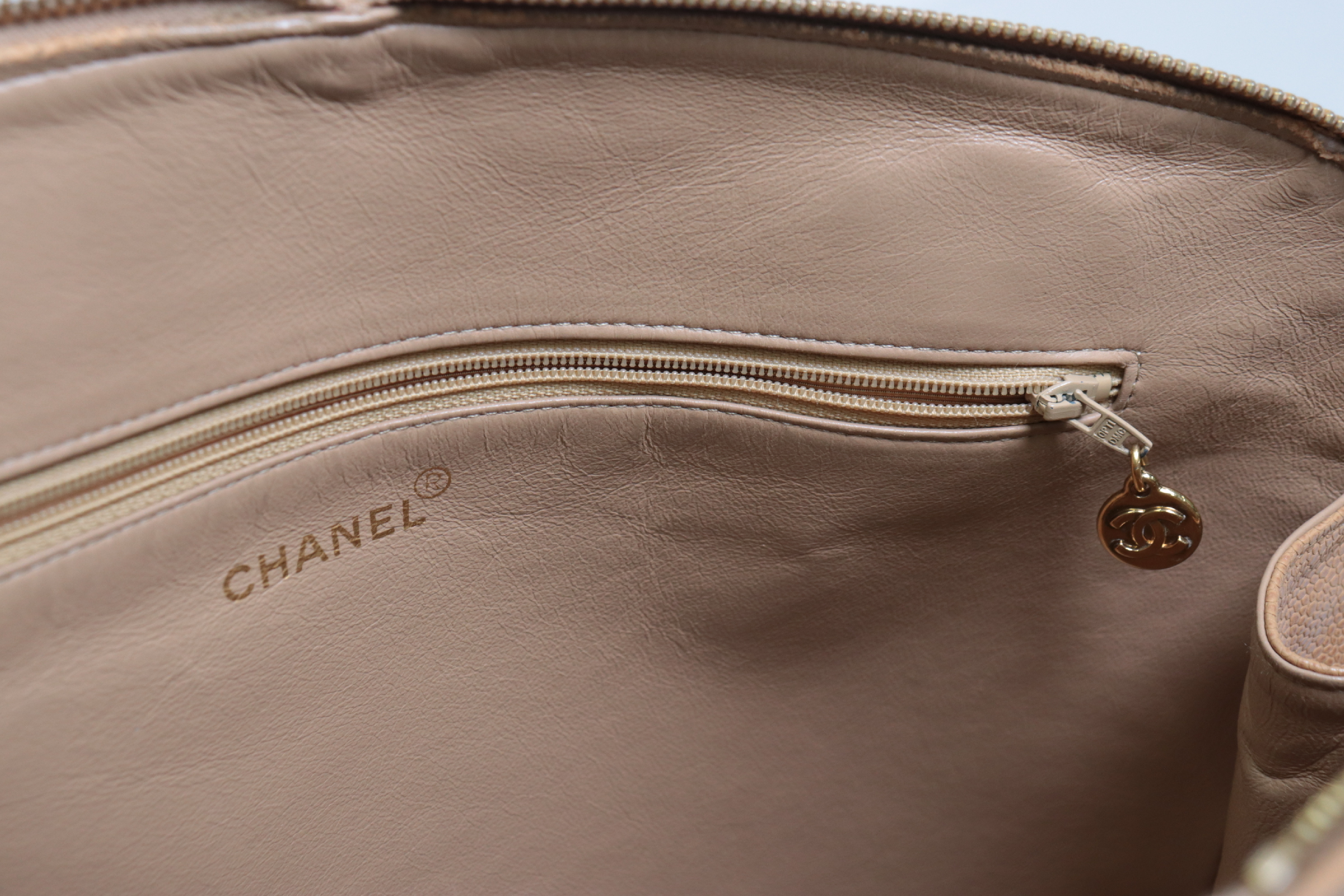 Caviar Chain Tote Beige Tote Bag — view 8