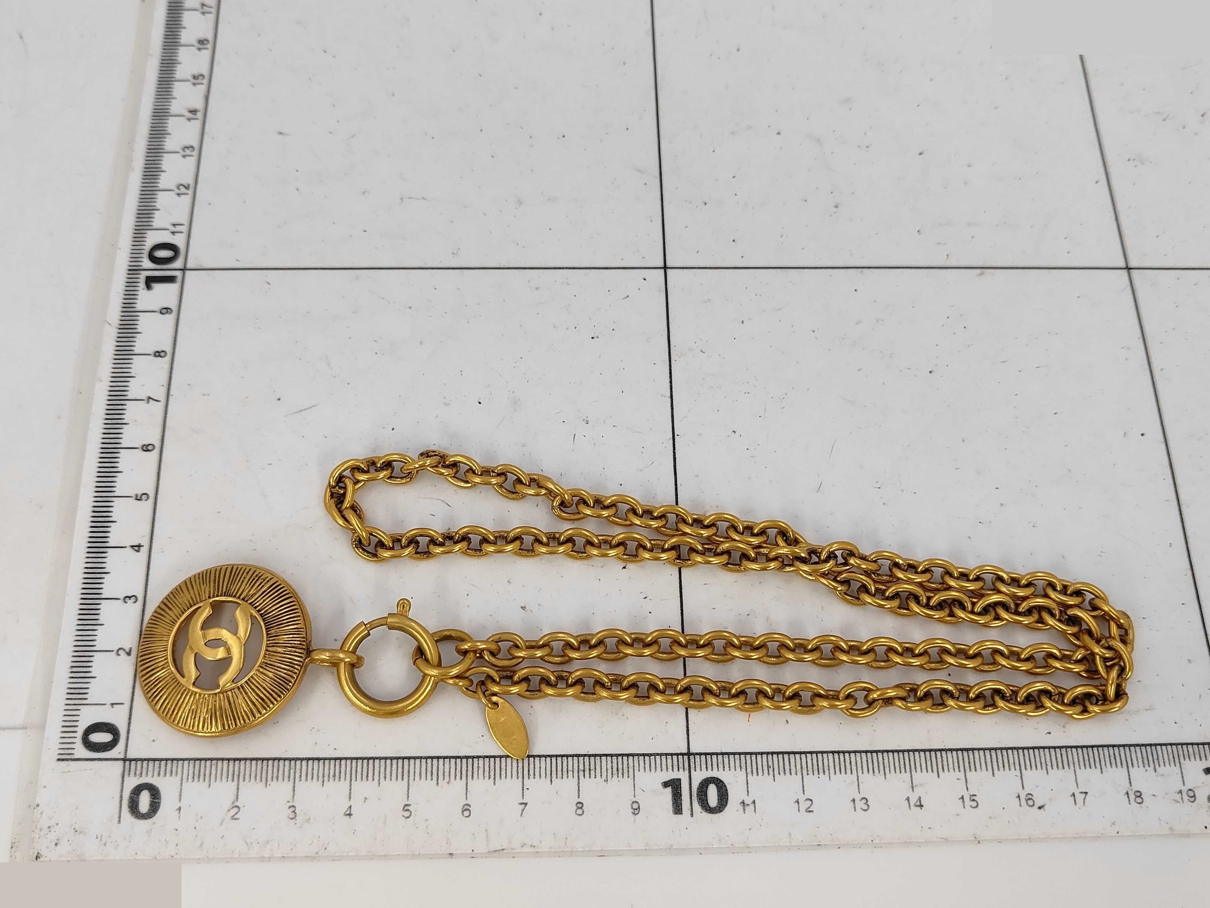 Vintage Classic Coco Mark Round Necklace (with comments) — view 6