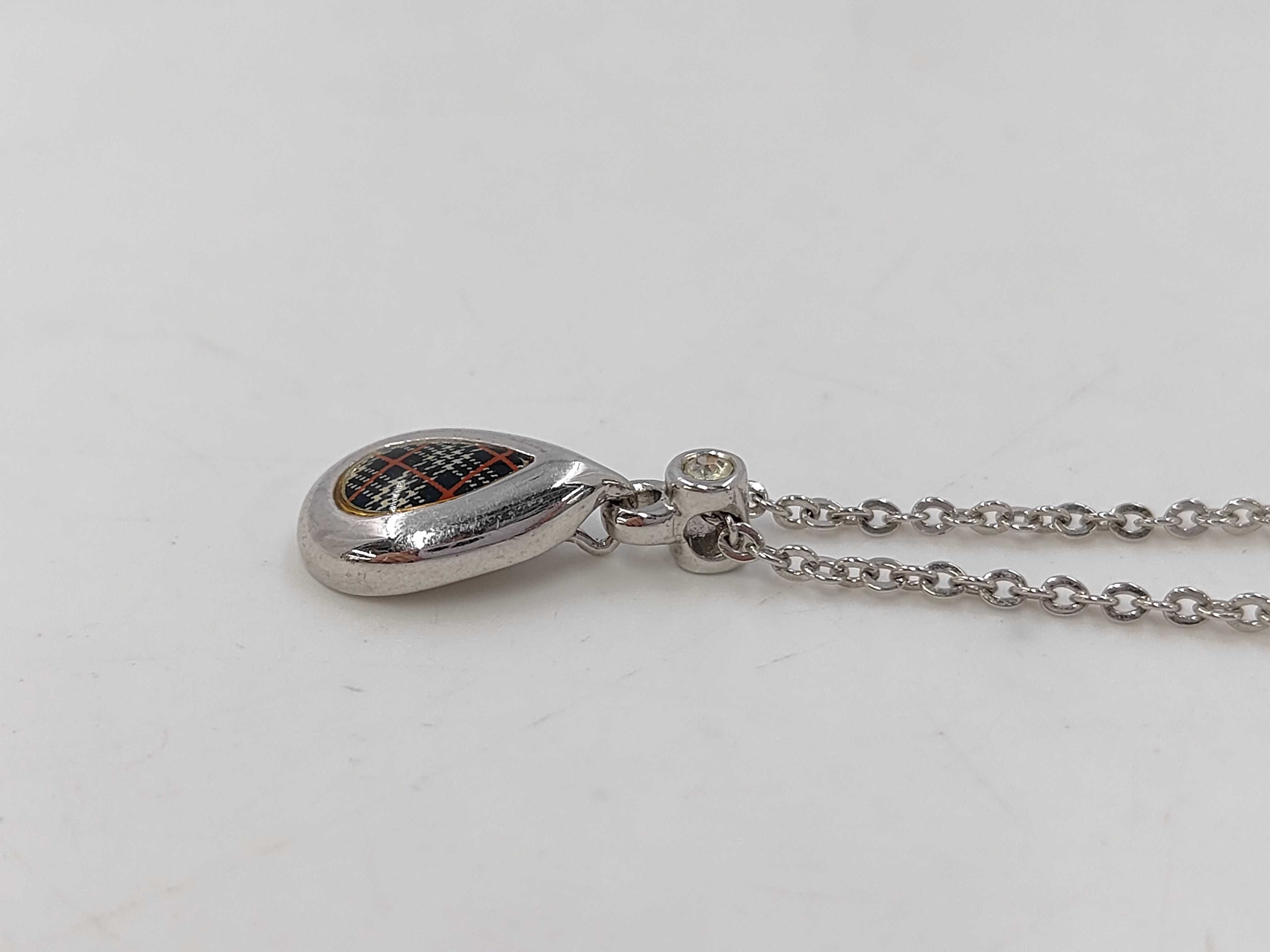 necklace — view 2