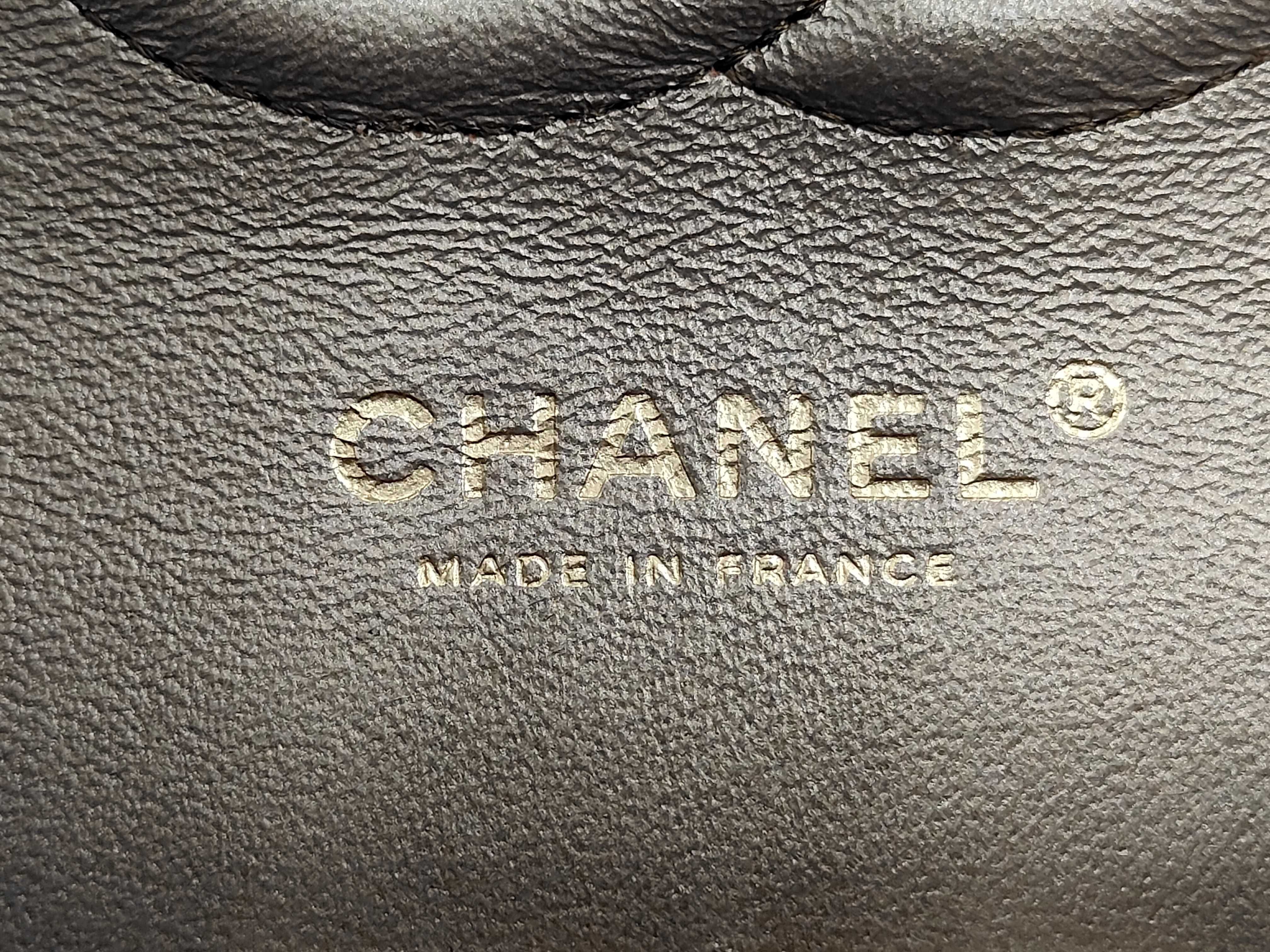 Matelassé 25 Lambskin Shoulder Bag with Gold Hardware (GD) and Double Flap (Serial Number 17) — view 12