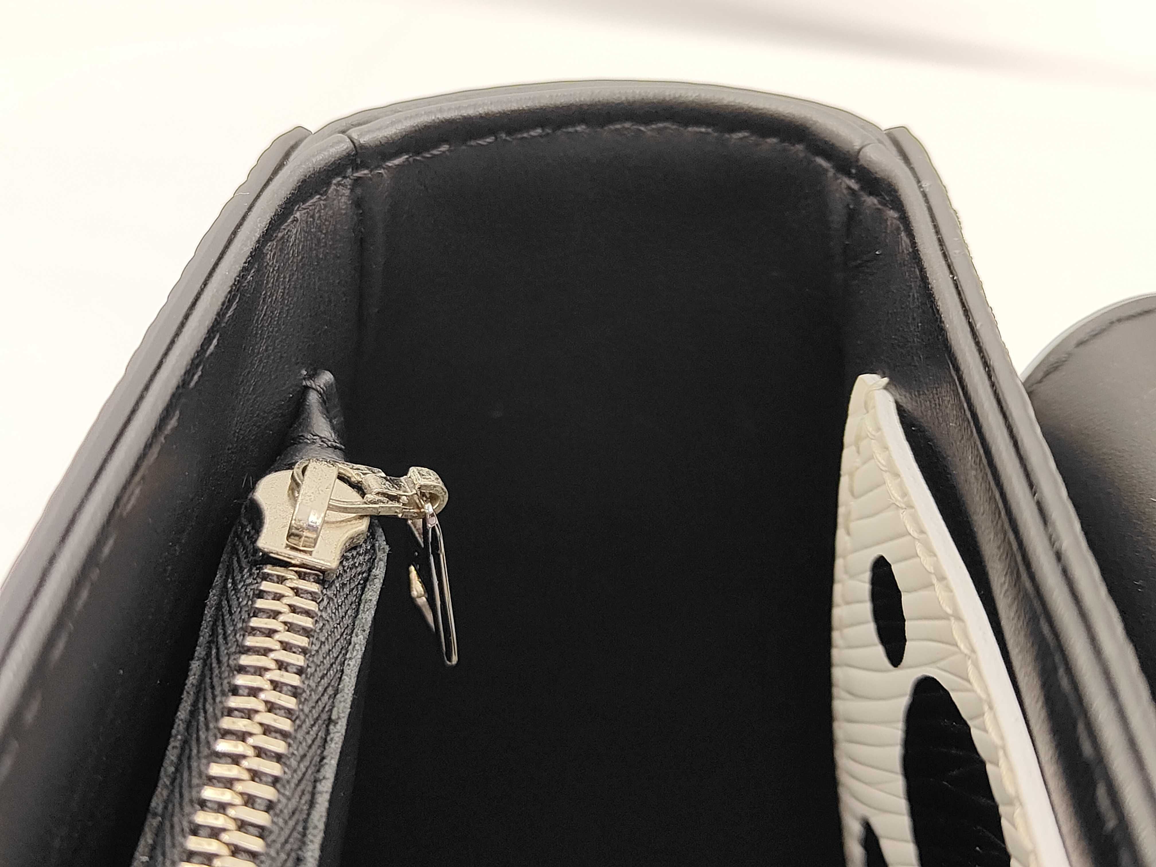 Yayoi Kusama LV x YK Epi Twist MM Infinite Dot 2-way Chain Shoulder Bag M21694 Black Shoulder Bag — view 13