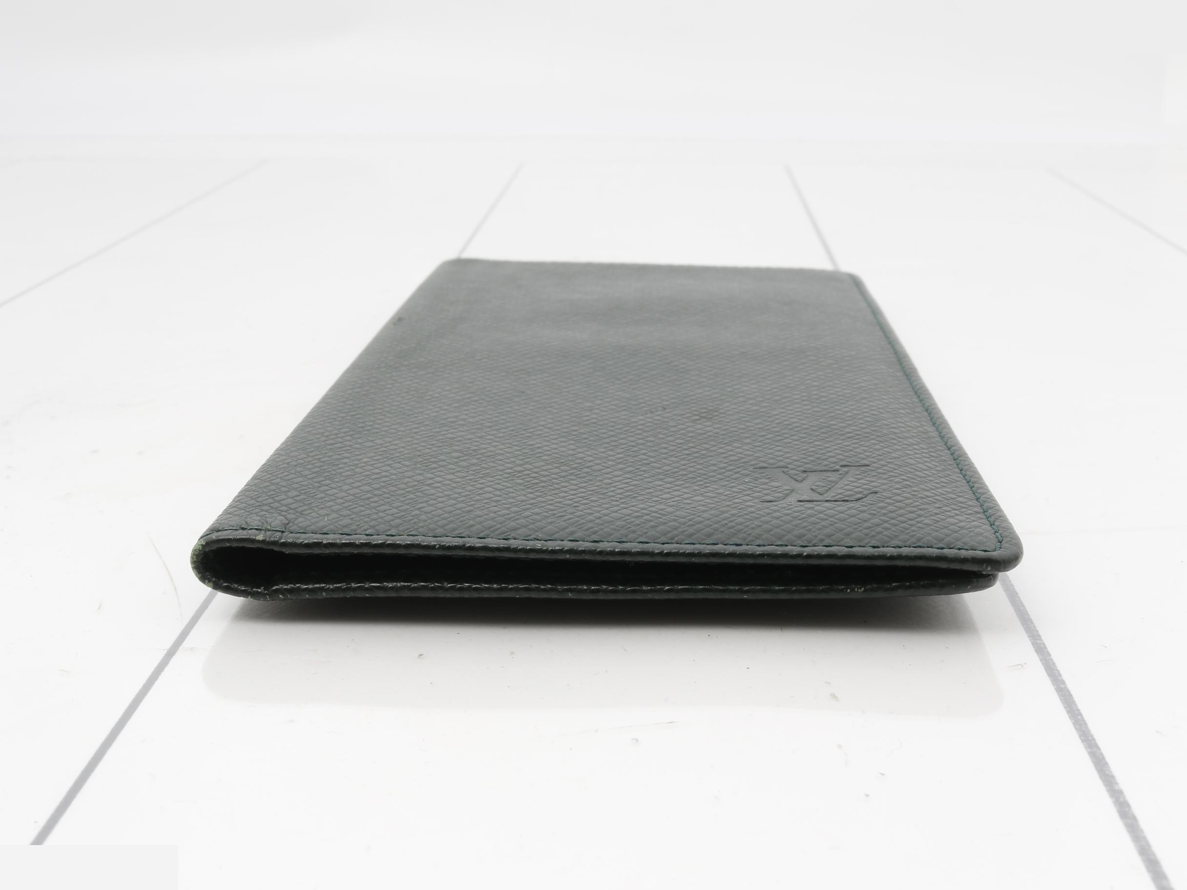 wallet — view 3