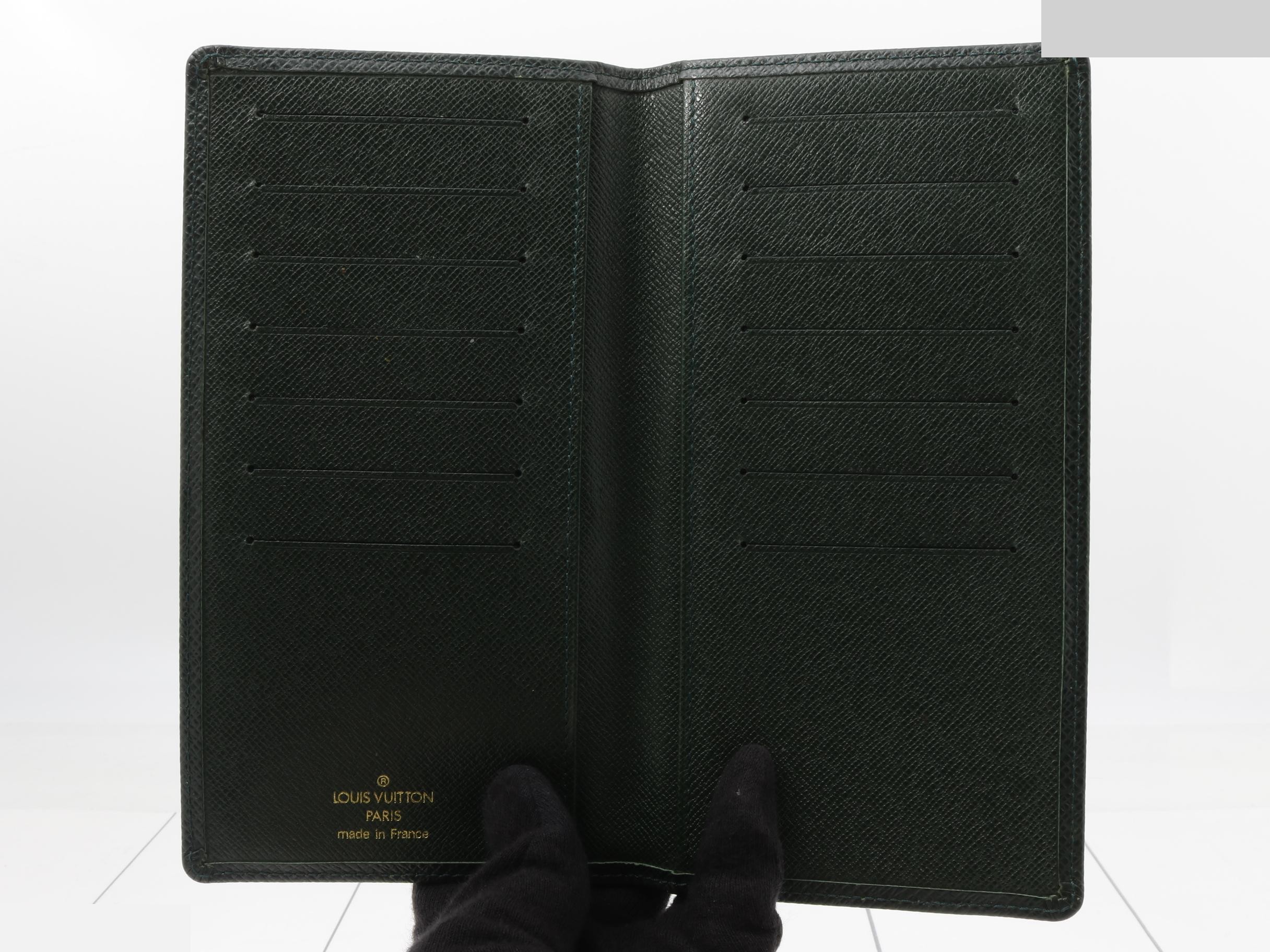 wallet — view 4