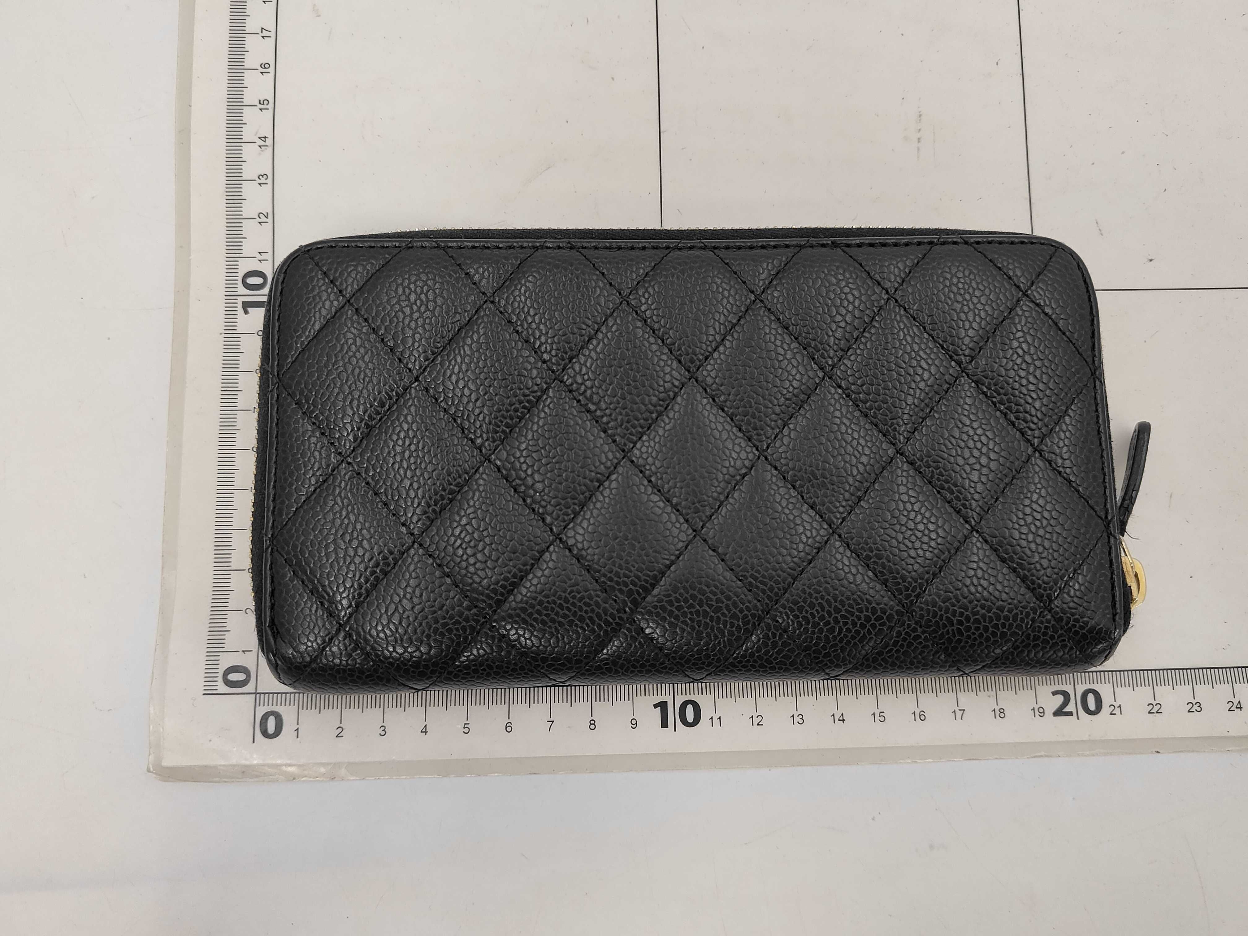 Caviar Skin Matelassé Coco Mark Round Zipper Wallet Black Seal 22 Series — view 2