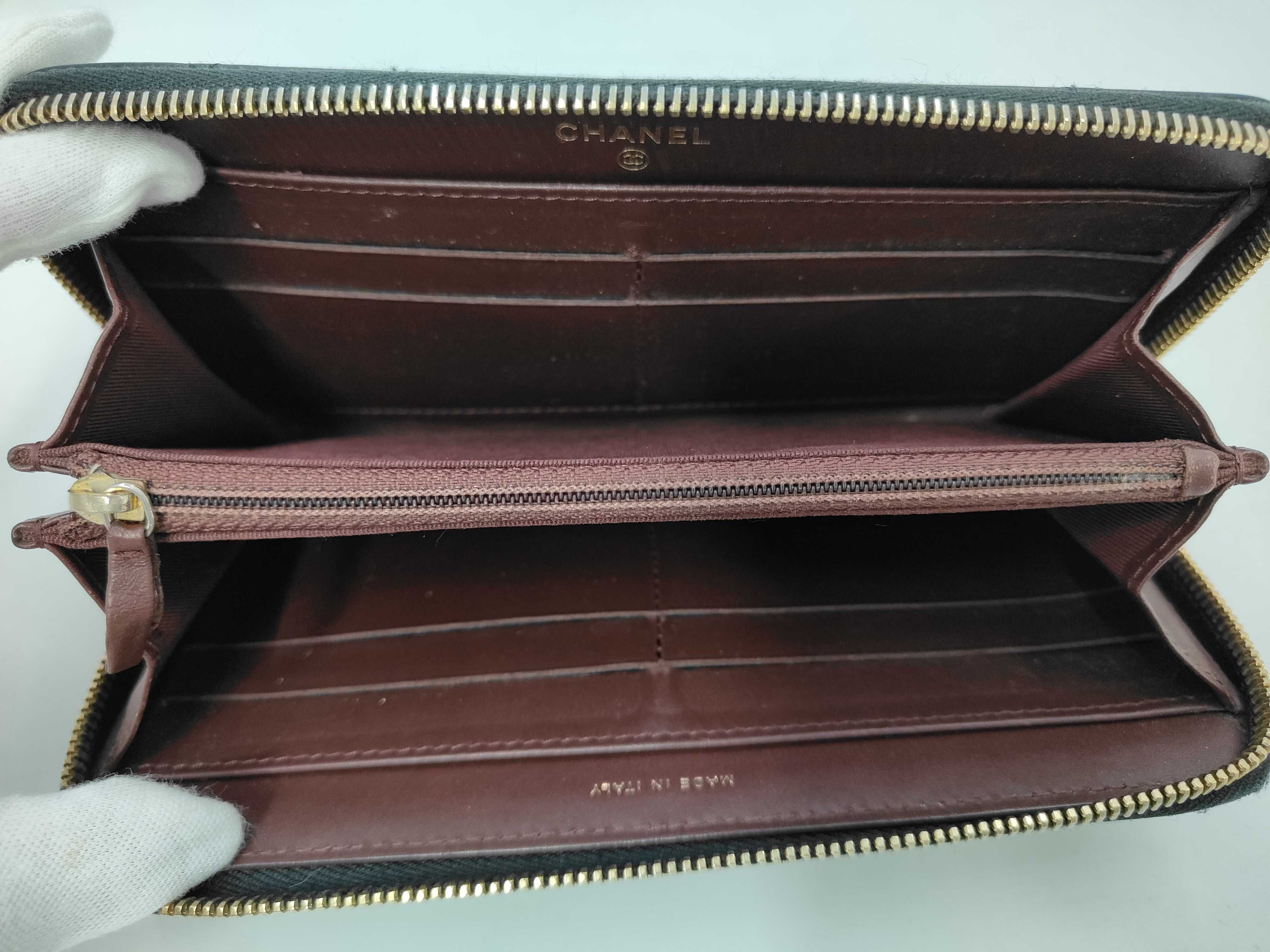 Caviar Skin Matelassé Coco Mark Round Zipper Wallet Black Seal 22 Series — view 4