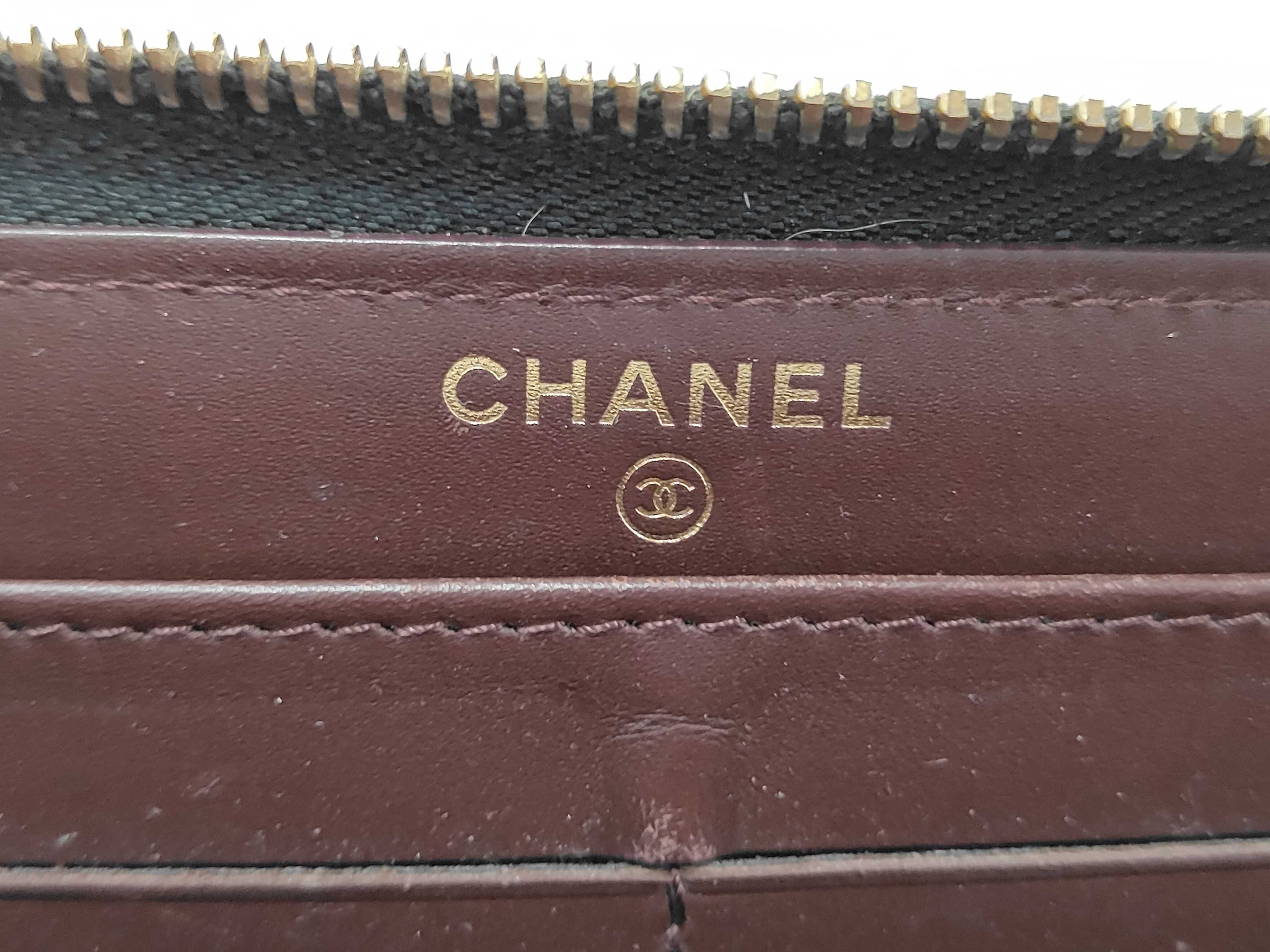 Caviar Skin Matelassé Coco Mark Round Zipper Wallet Black Seal 22 Series — view 5