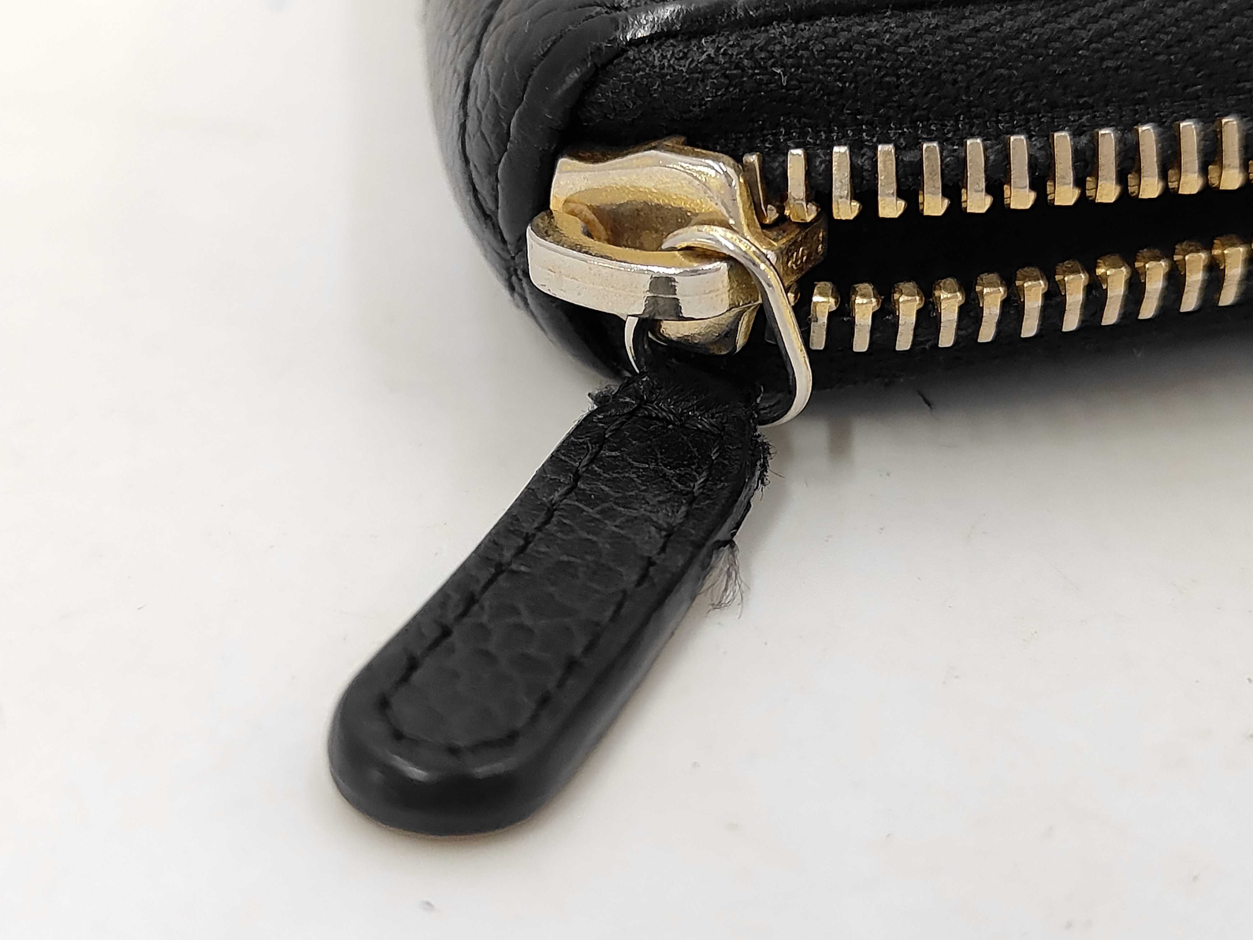 Caviar Skin Matelassé Coco Mark Round Zipper Wallet Black Seal 22 Series — view 8