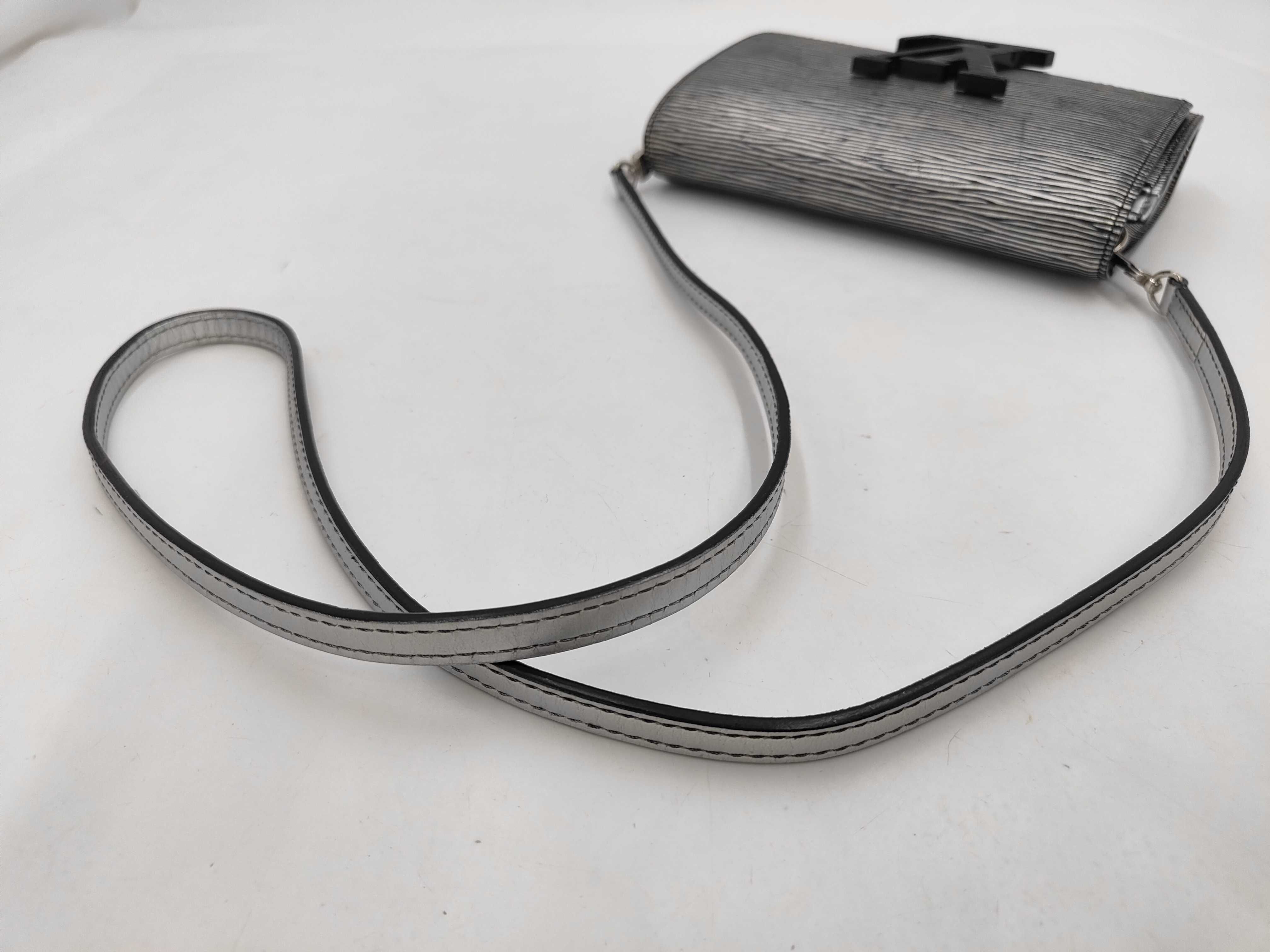 LV Bag Shoulder Bag — view 3