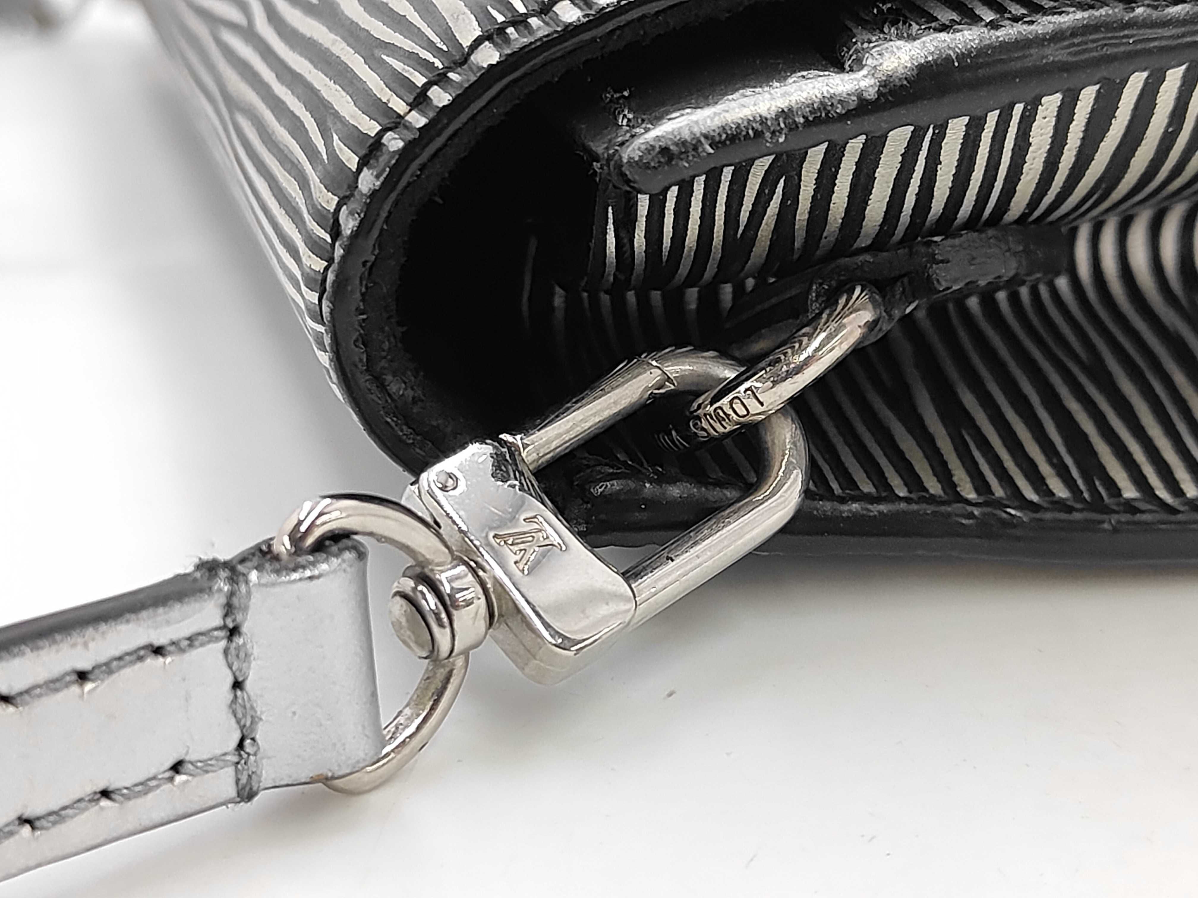 LV Bag Shoulder Bag — view 5