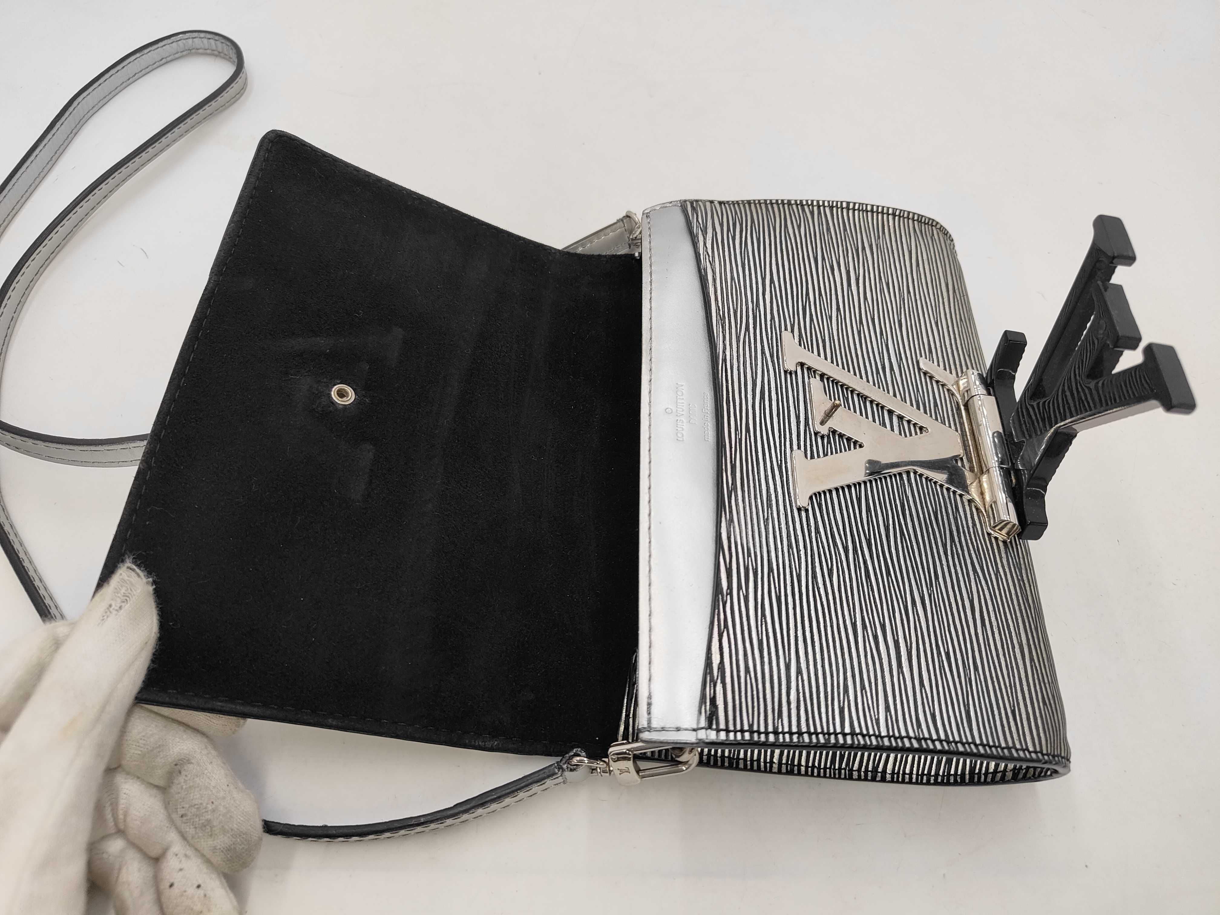 LV Bag Shoulder Bag — view 9
