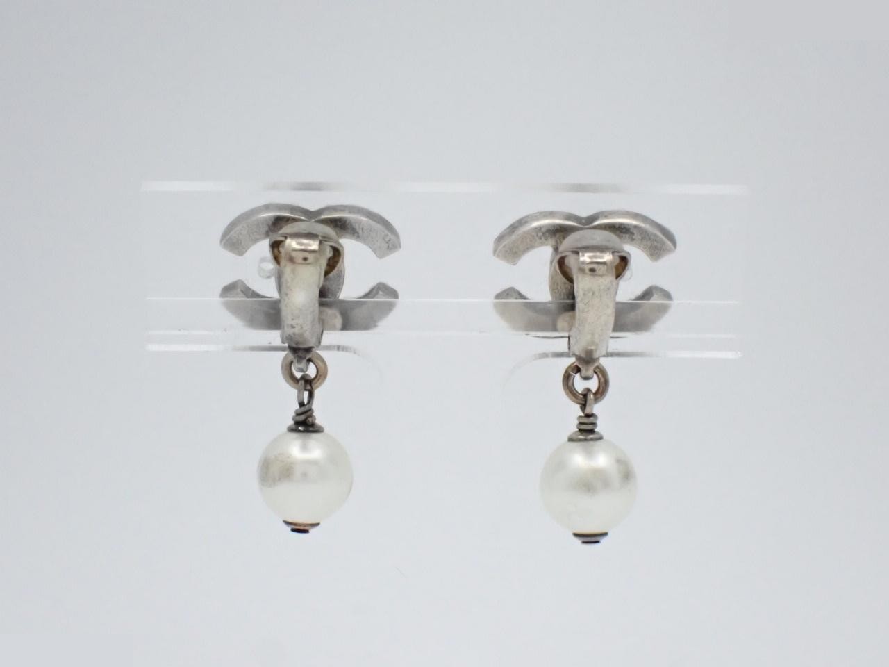 Earrings with Coco Mark and Pearl — view 2