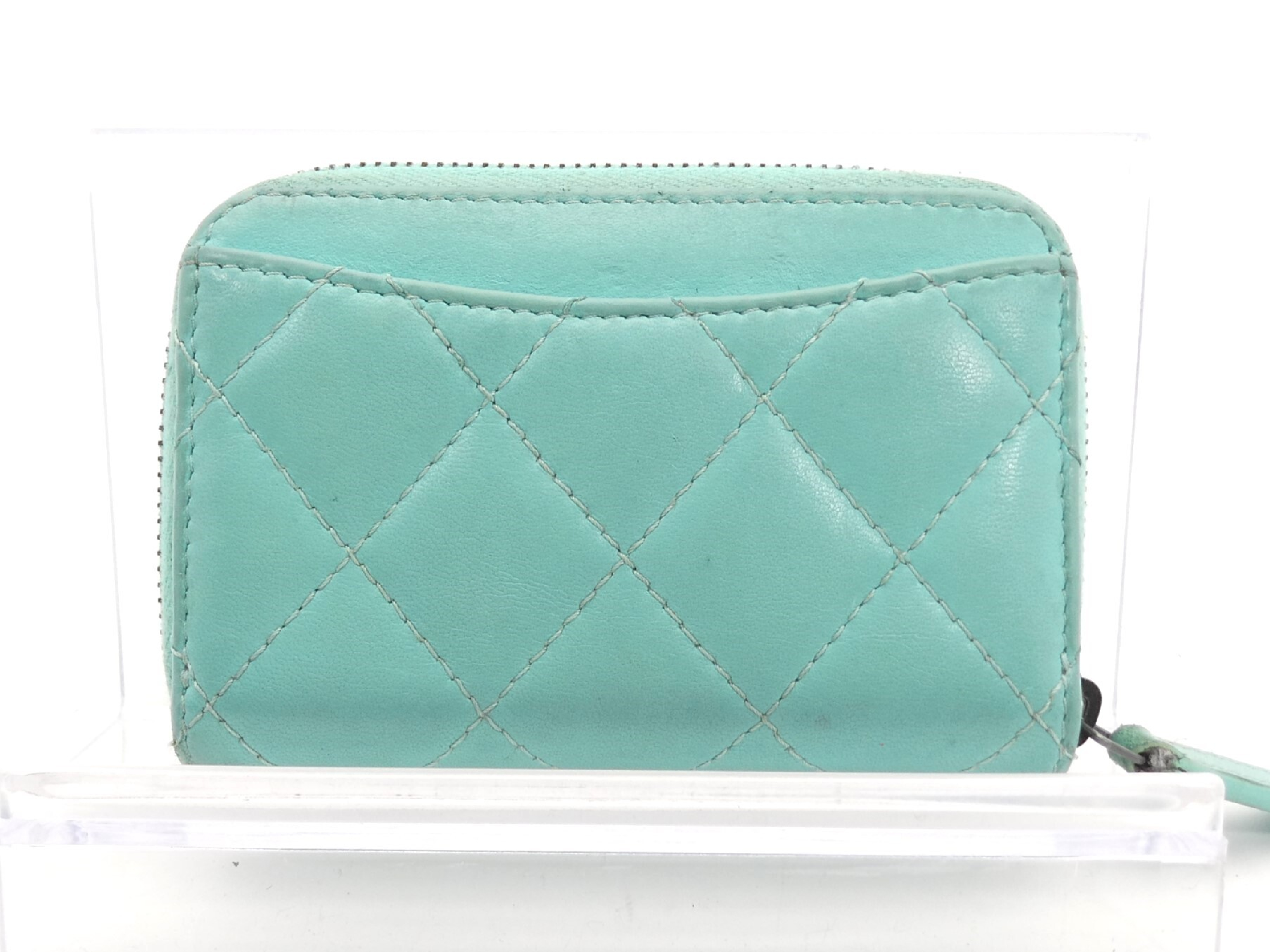 Matelassé Coco Mark Round Zipper Coin Case — view 2