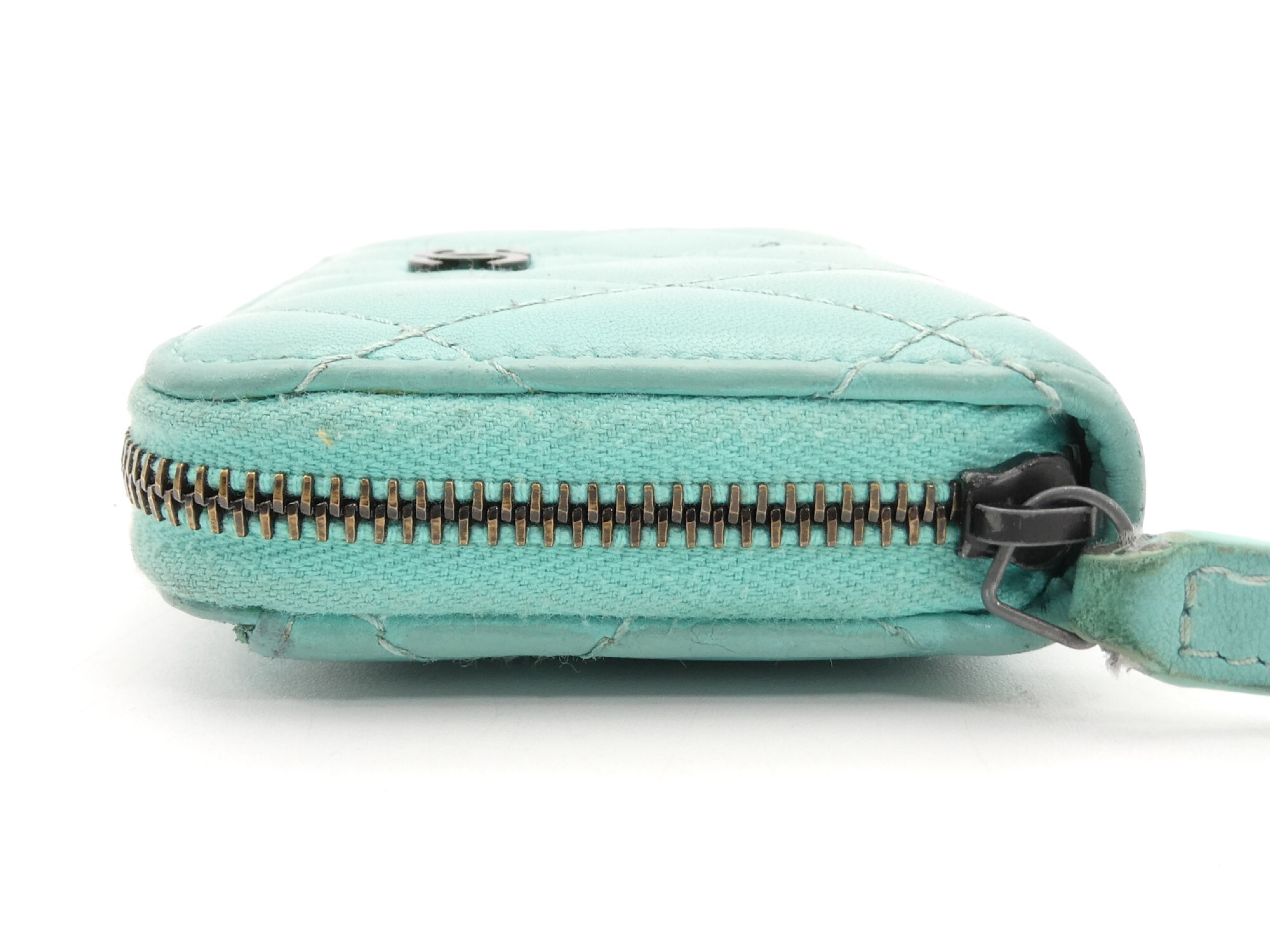 Matelassé Coco Mark Round Zipper Coin Case — view 3