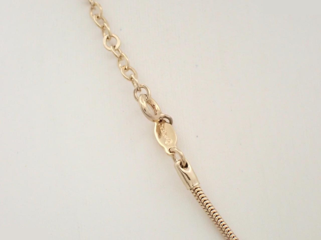 Other line: Precious metals, necklaces, pendants, neck circumference approximately 44 cm. — view 2