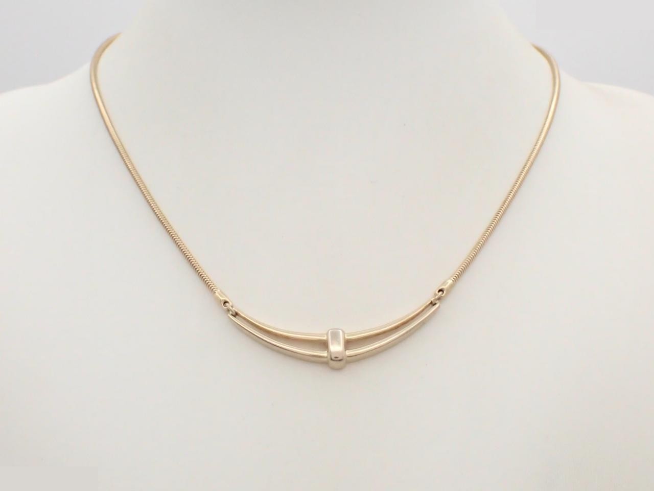 Other line: Precious metals, necklaces, pendants, neck circumference approximately 44 cm. — view 3