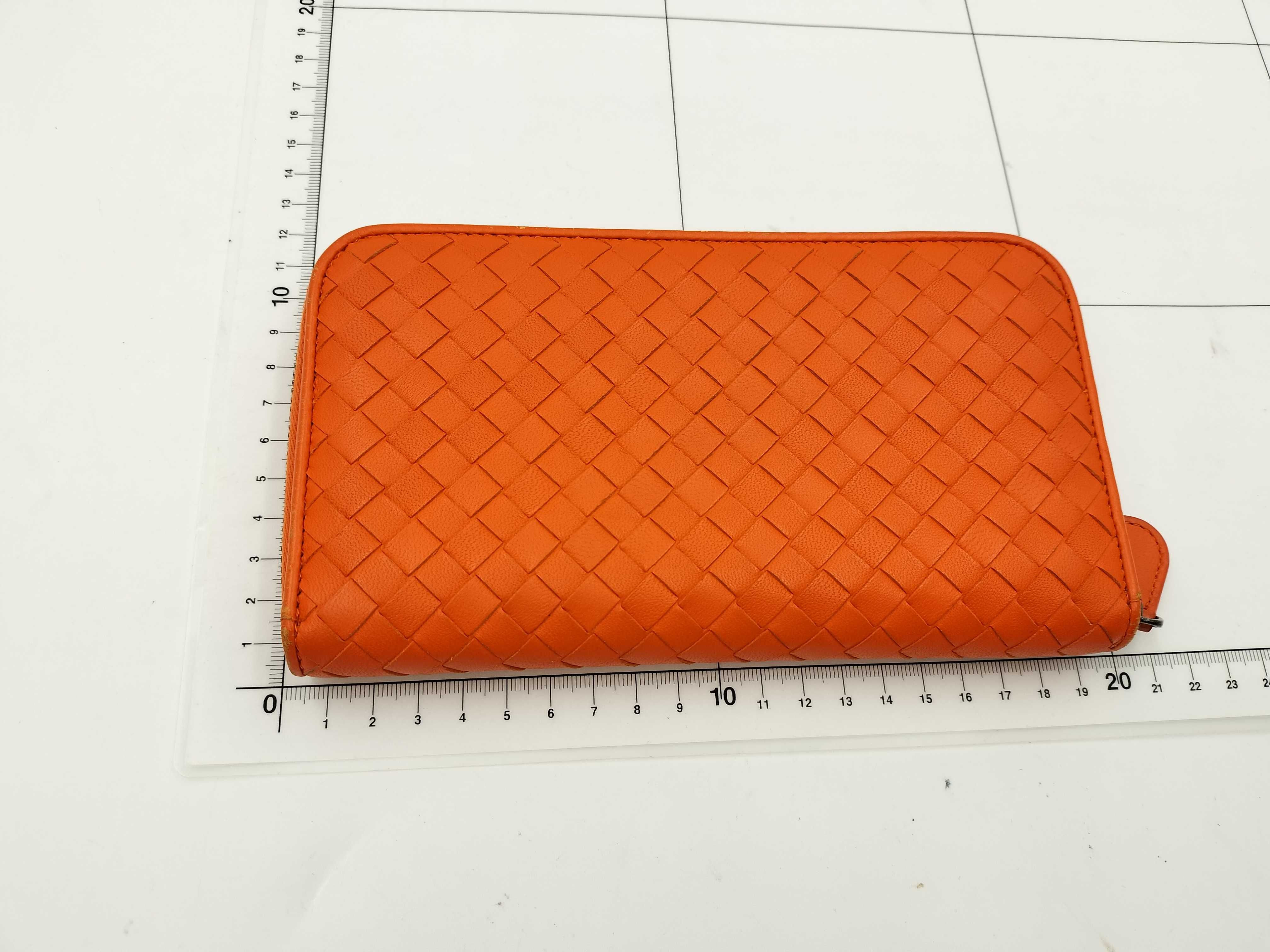 Intrecciato Round Zipper Long Wallet — view 2