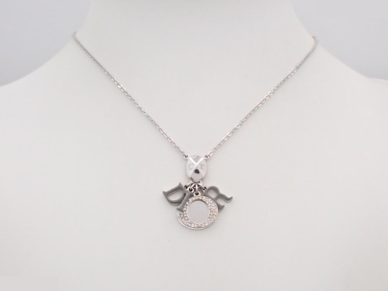 Other line: Precious metals, necklaces, pendants, neck circumference approximately 45cm. — view 3