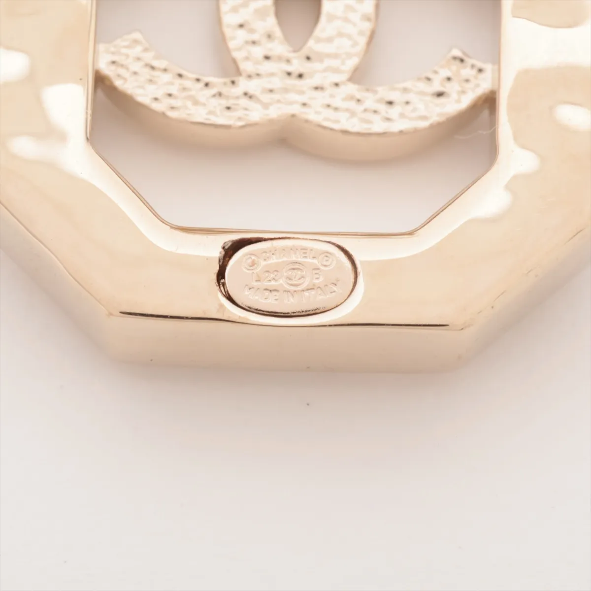 Coco Mark L23B Earrings (Pair) GP x Rhinestone x Faux Pearl Gold — view 5