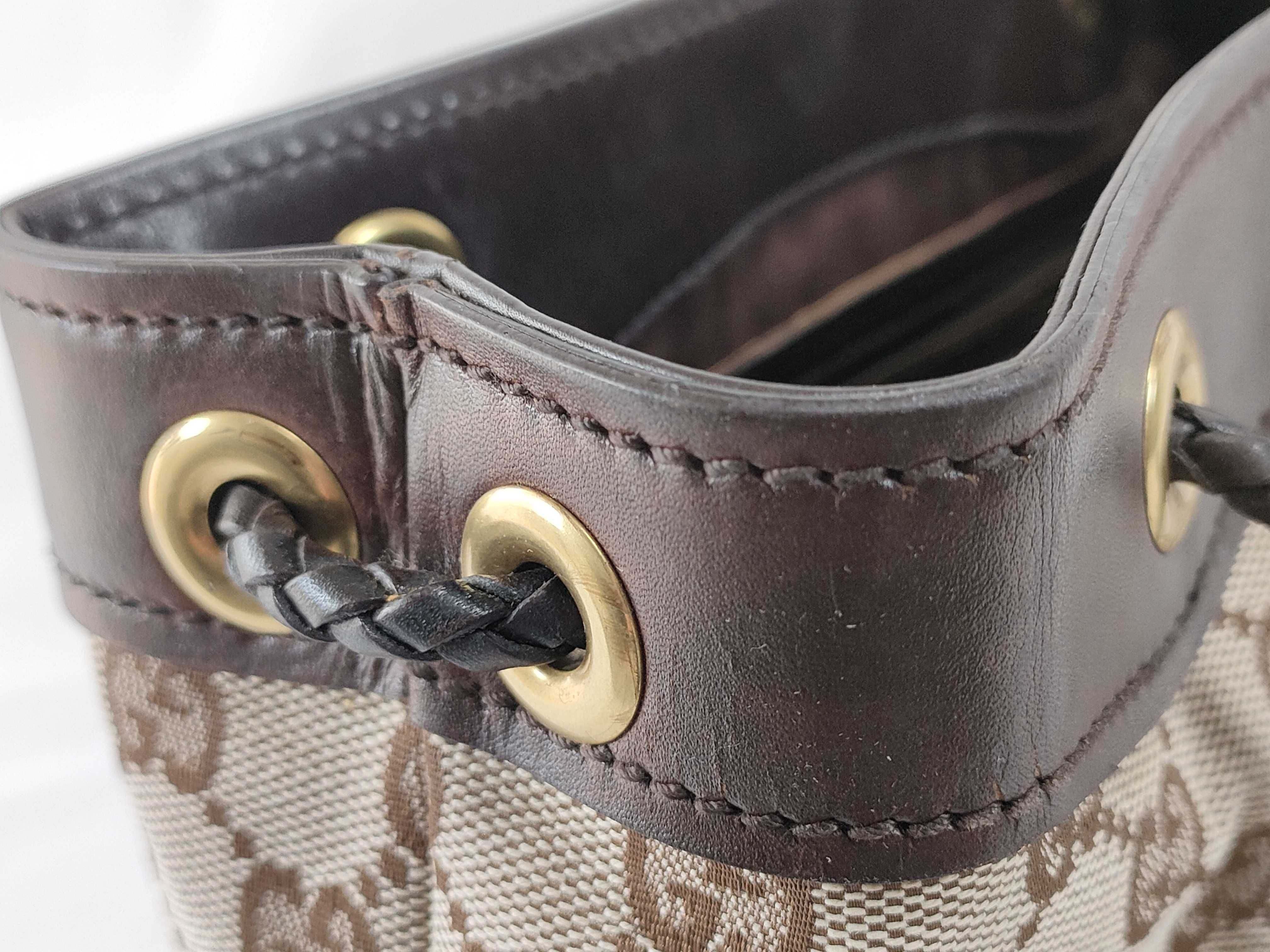 GG Canvas Handbag — view 15