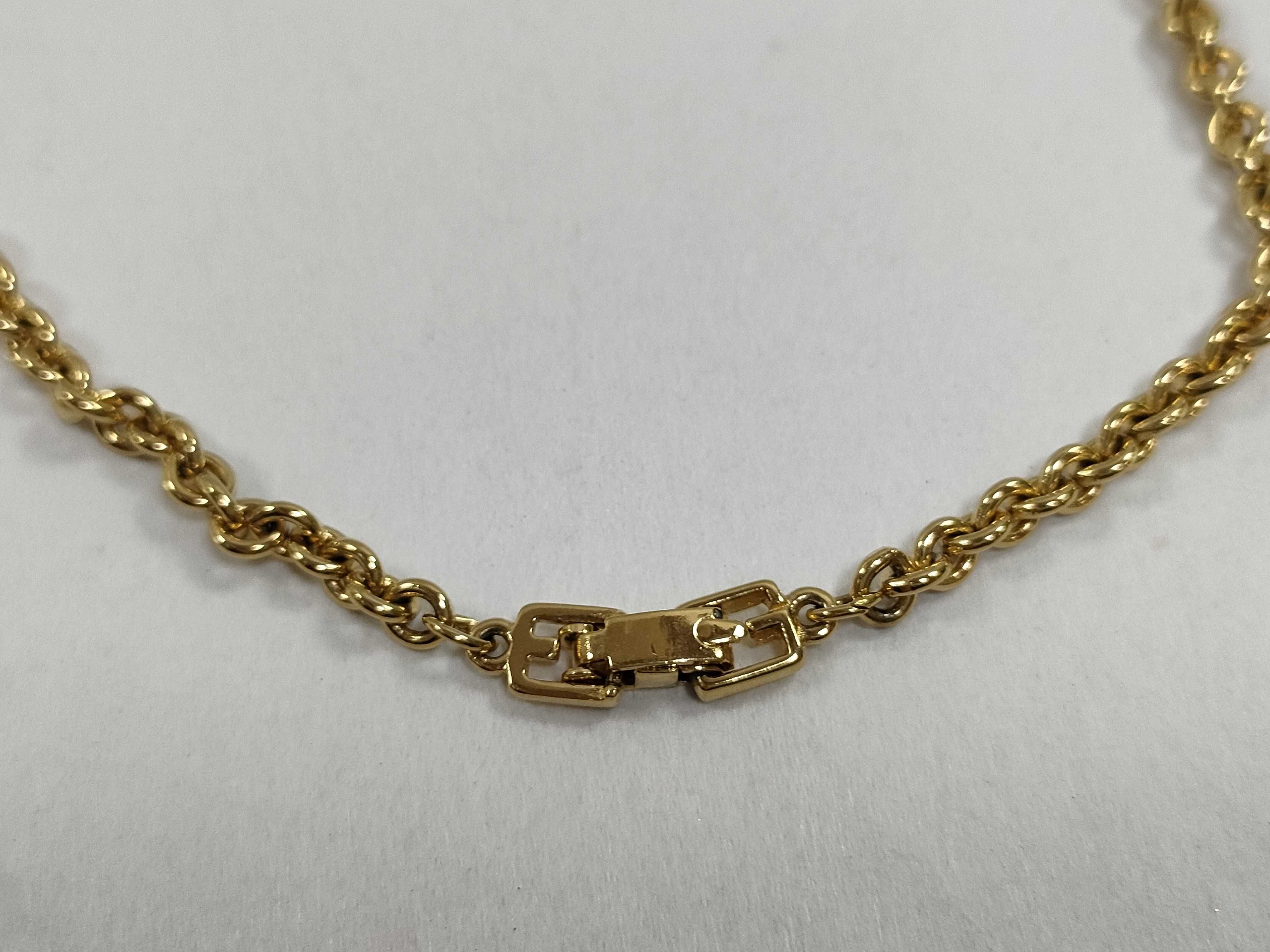 necklace — view 2