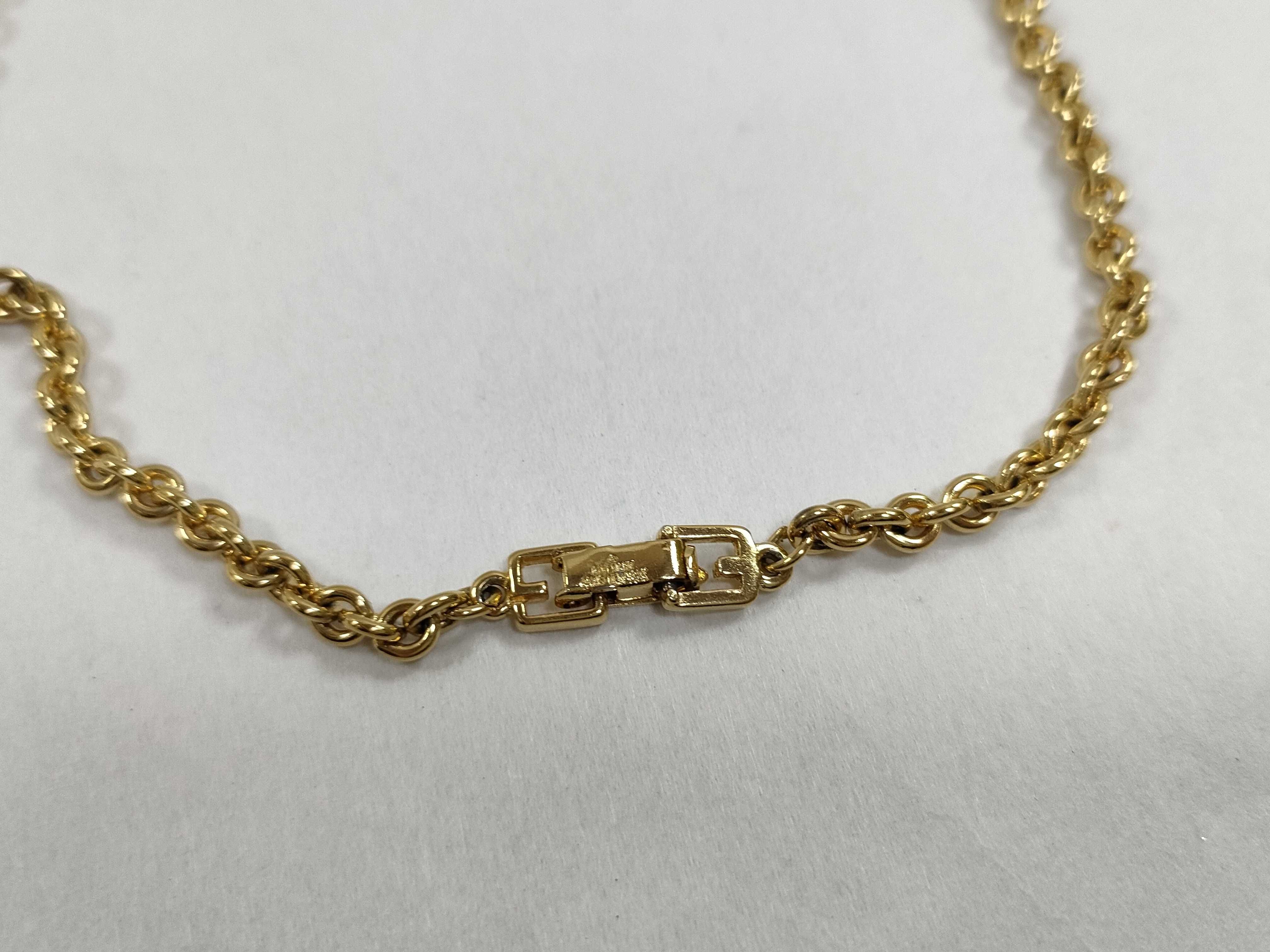 necklace — view 3