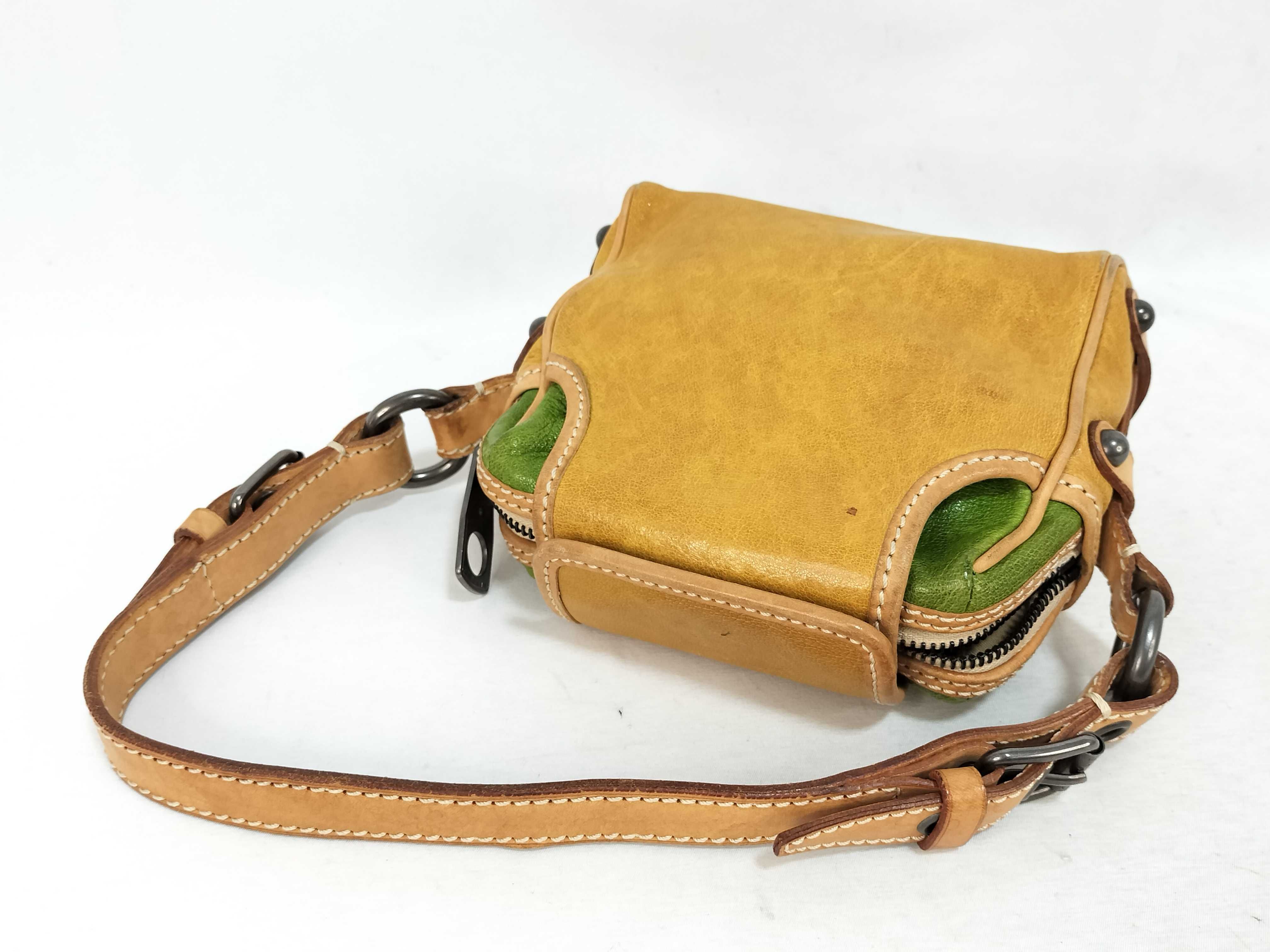handbag — view 3